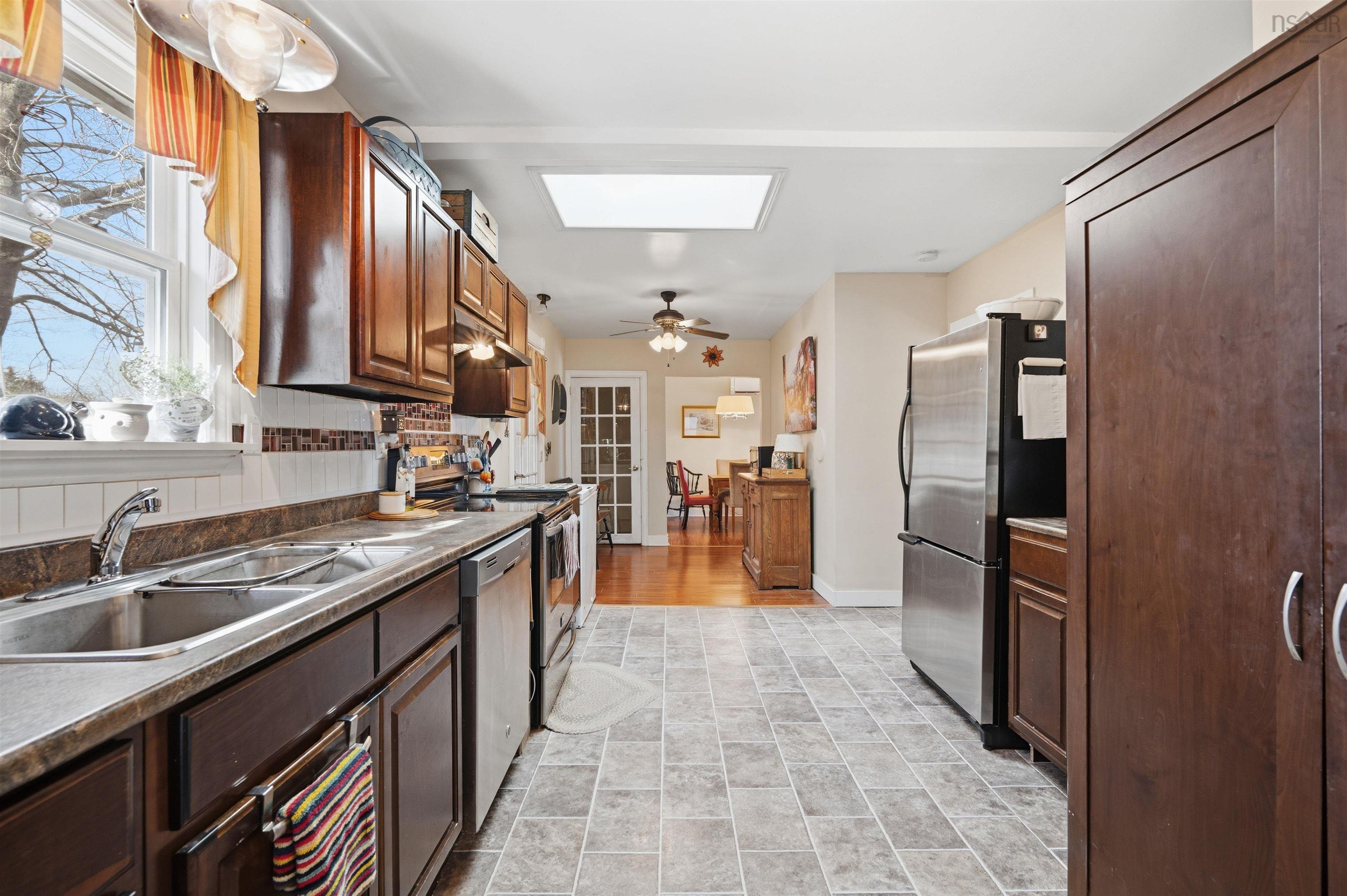 $369,900.00: 402 Highland Avenue, Windsor
