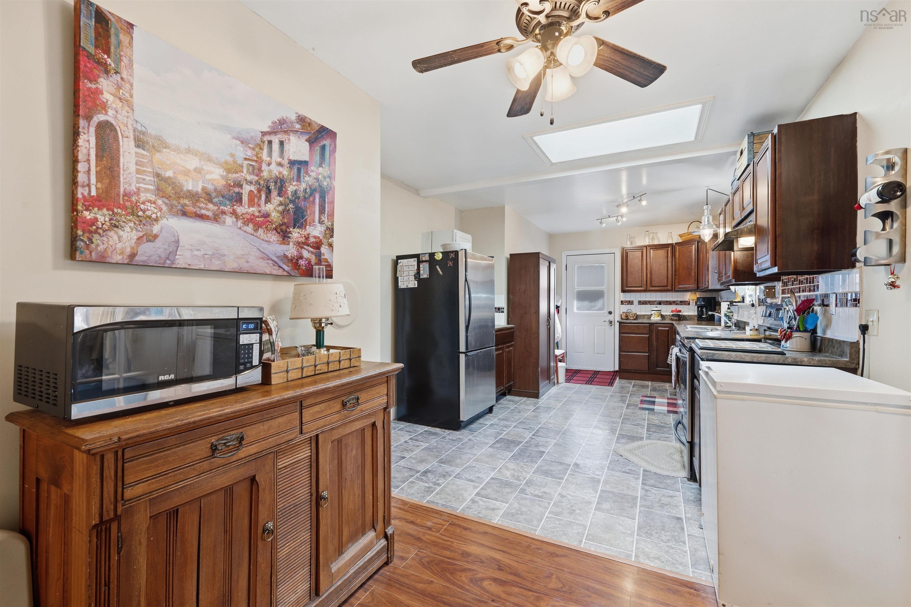 $369,900.00: 402 Highland Avenue, Windsor