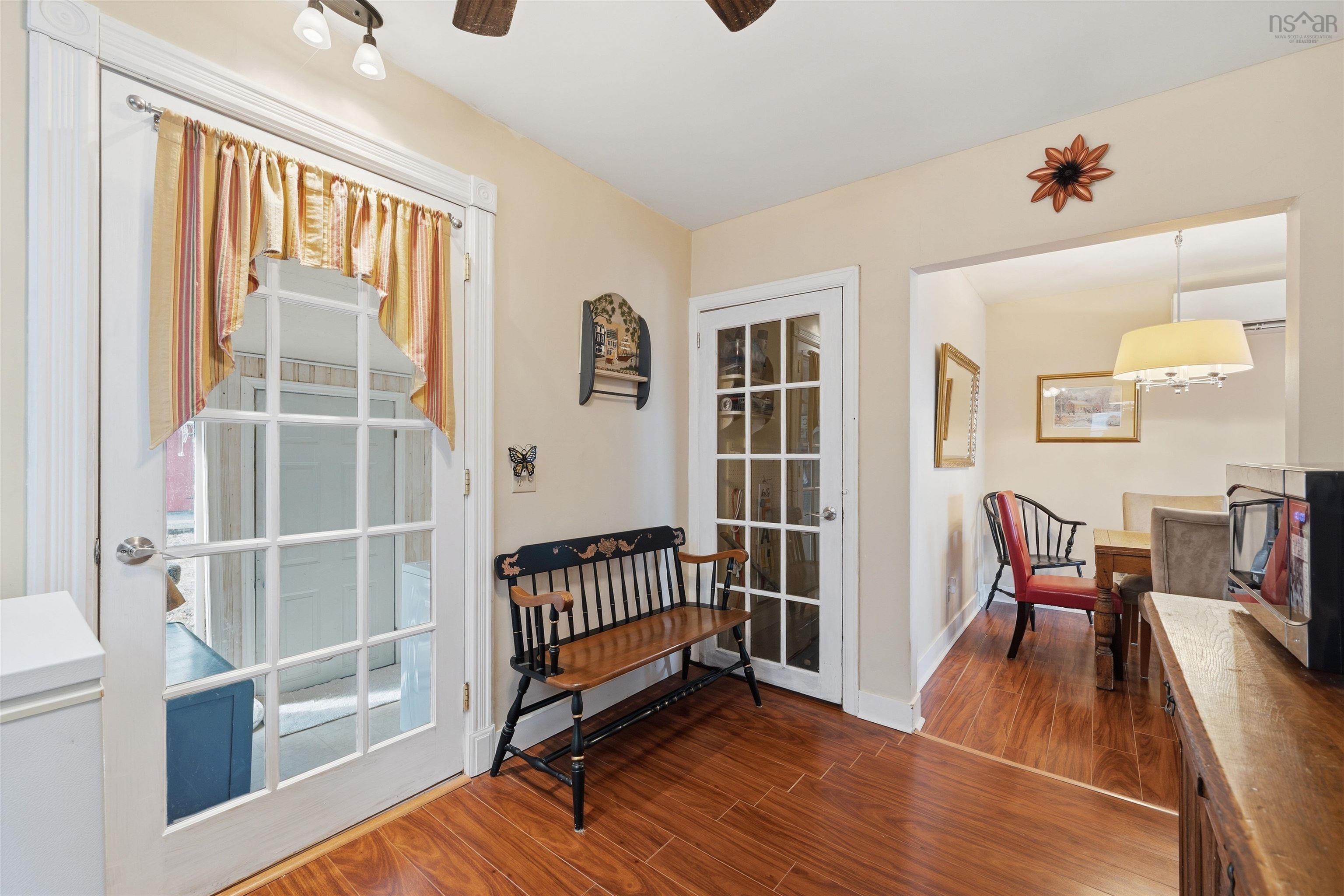 $369,900.00: 402 Highland Avenue, Windsor