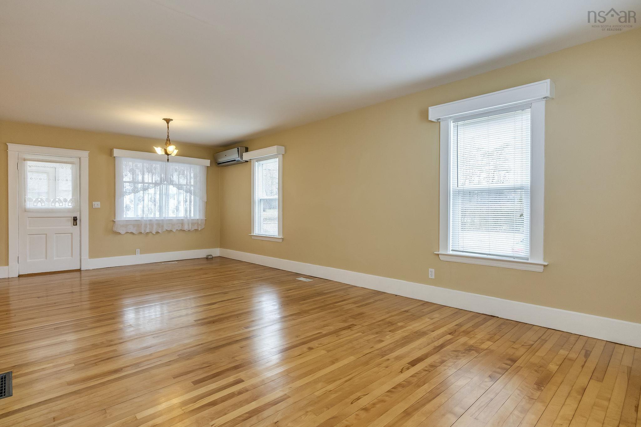 $375,000.00: 2576 1 Highway, Aylesford