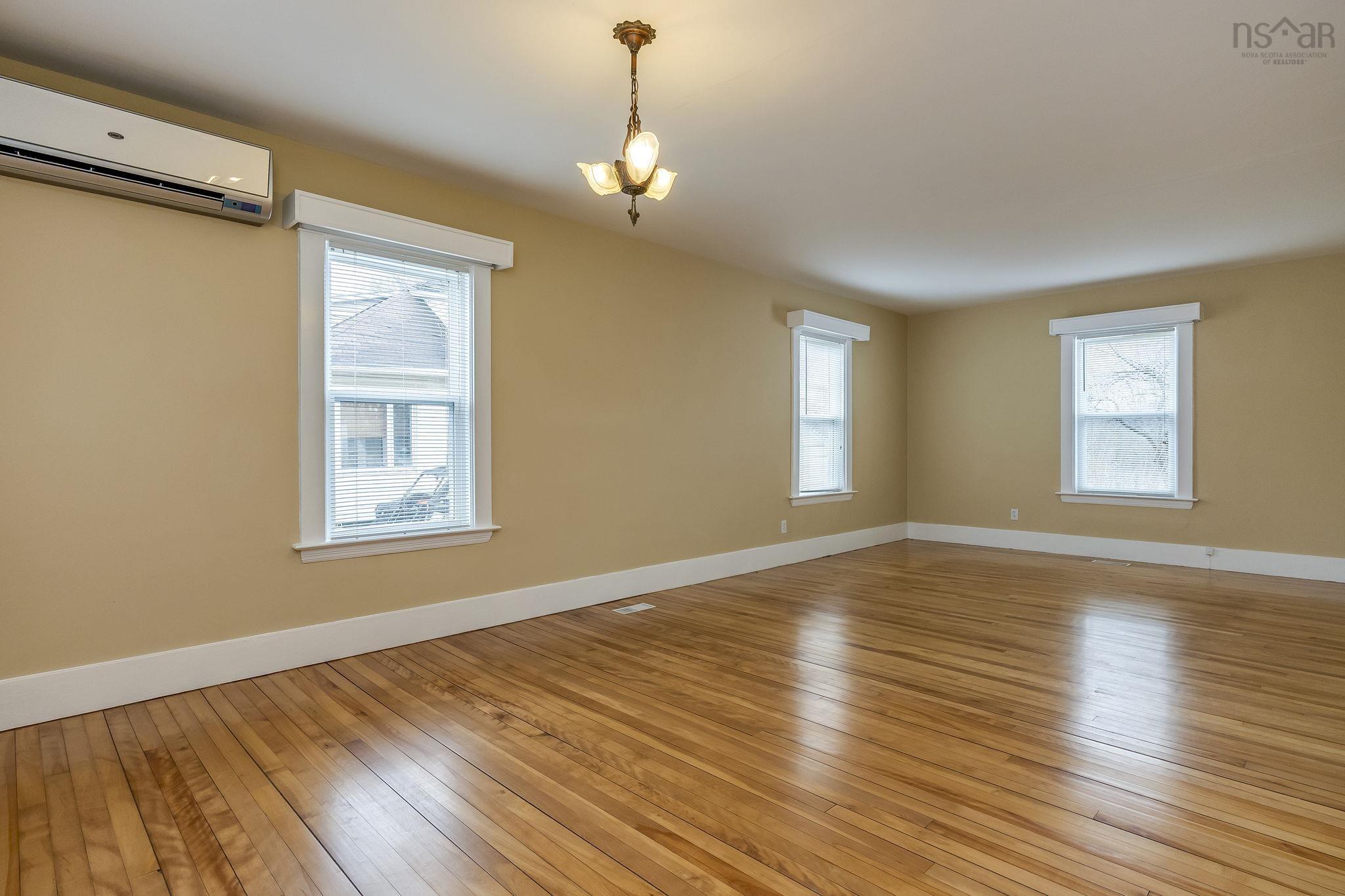 $375,000.00: 2576 1 Highway, Aylesford