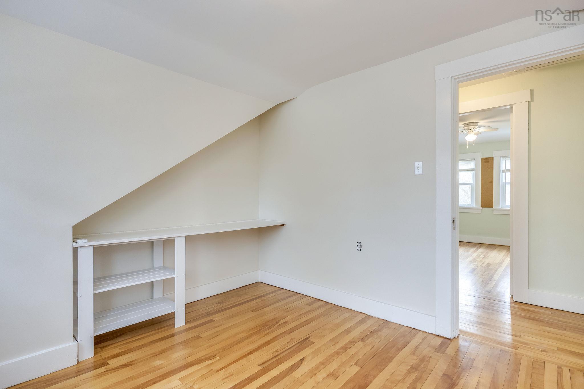 $375,000.00: 2576 1 Highway, Aylesford