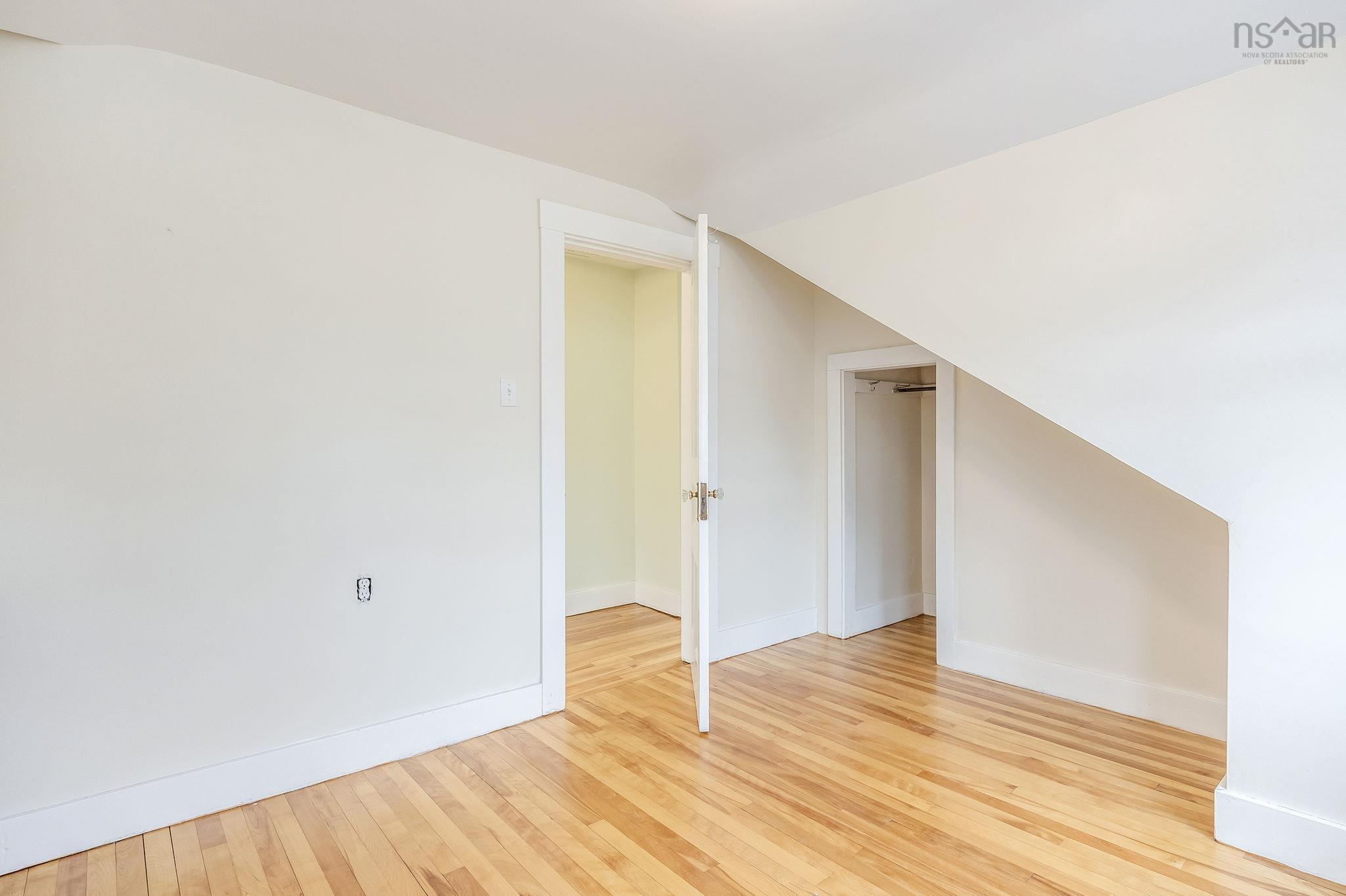 $375,000.00: 2576 1 Highway, Aylesford