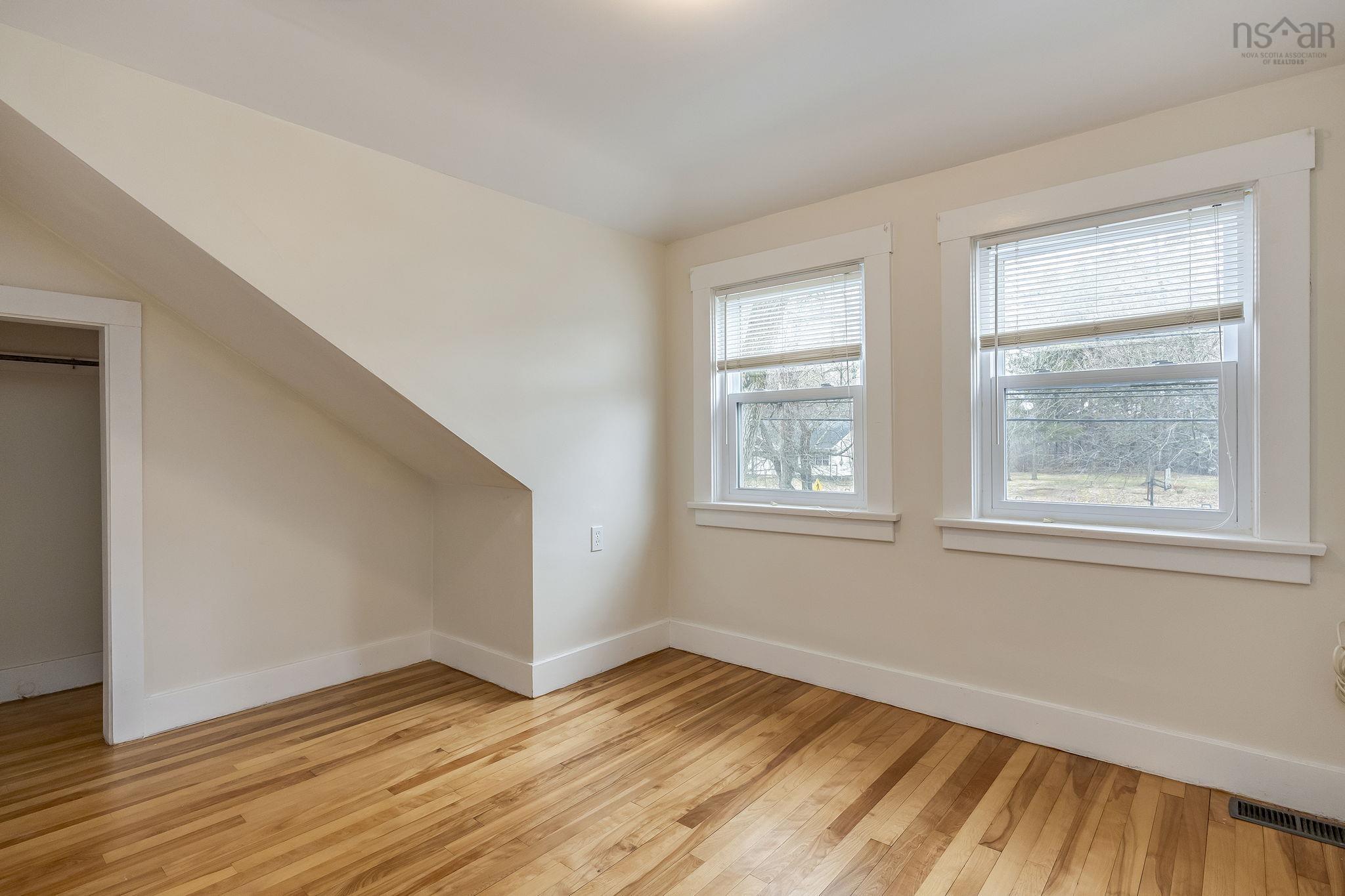 $375,000.00: 2576 1 Highway, Aylesford