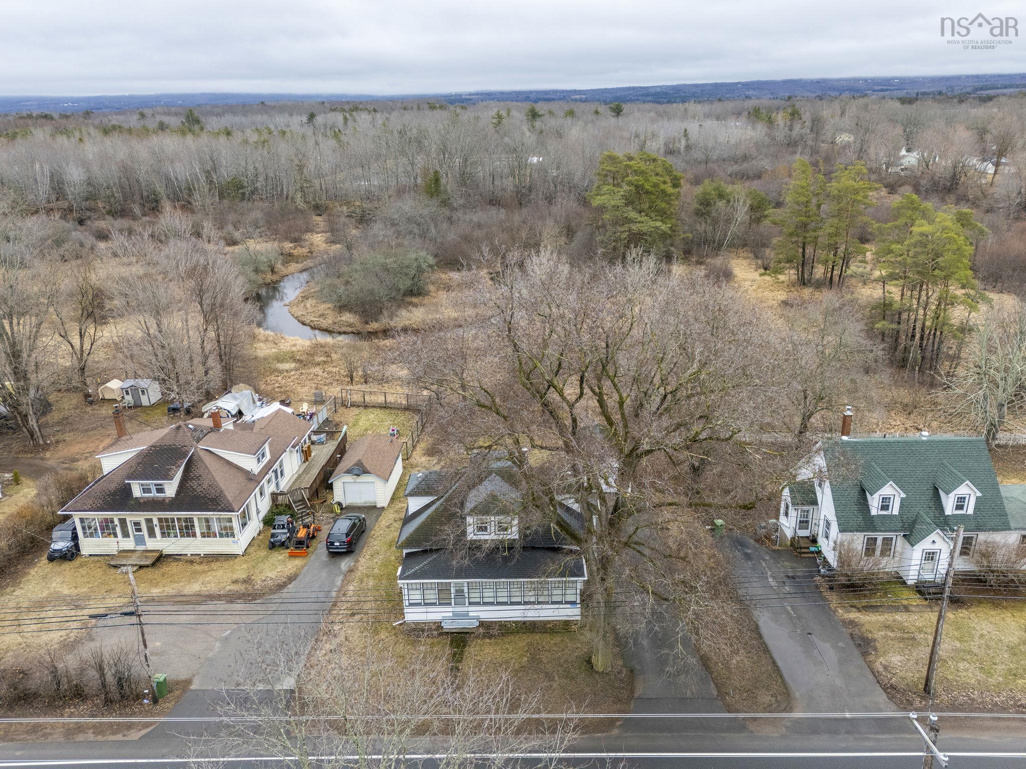 $375,000.00: 2576 1 Highway, Aylesford