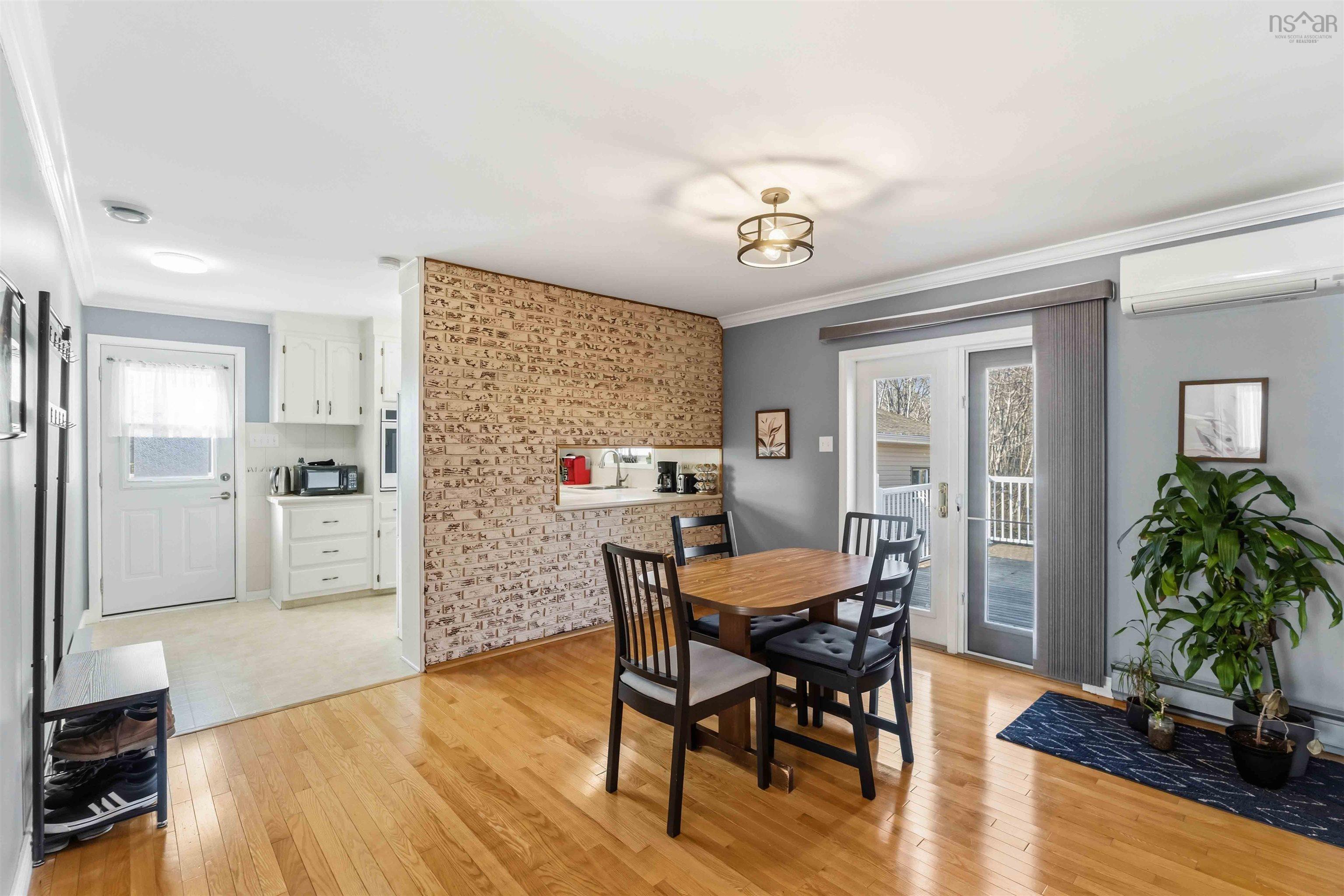 $395,000.00: 955 Labrador Lane, Greenwood