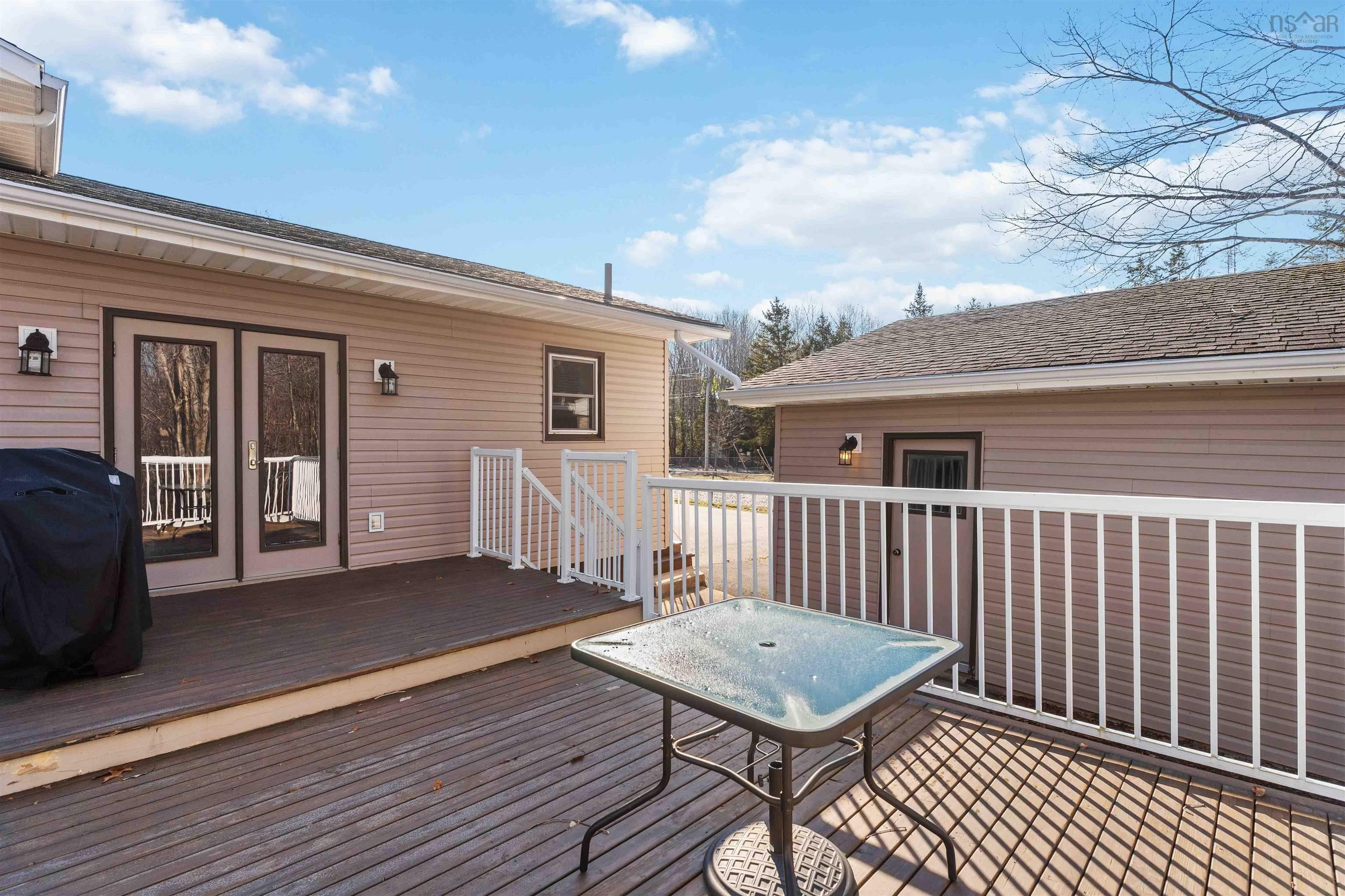 $395,000.00: 955 Labrador Lane, Greenwood