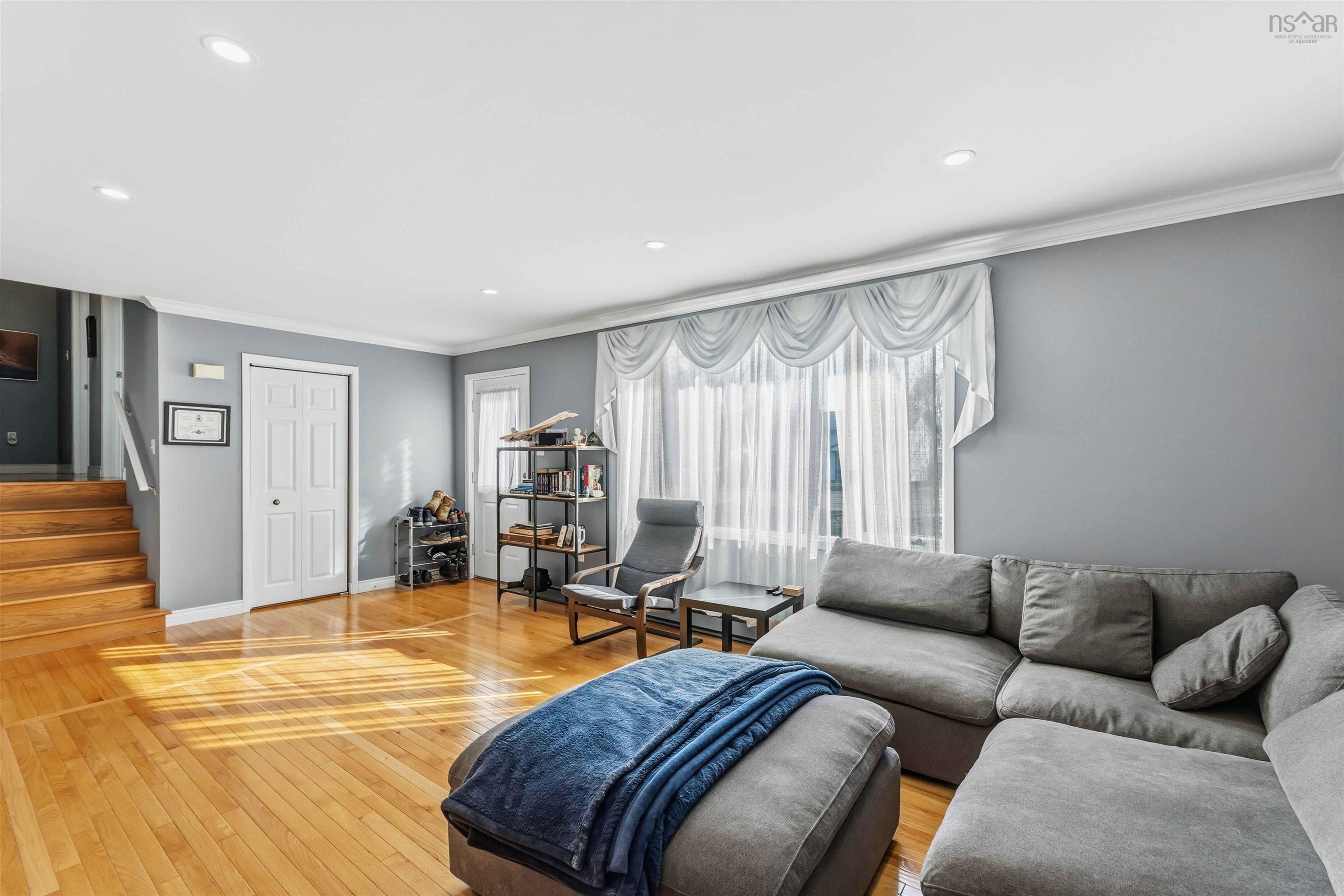 $395,000.00: 955 Labrador Lane, Greenwood