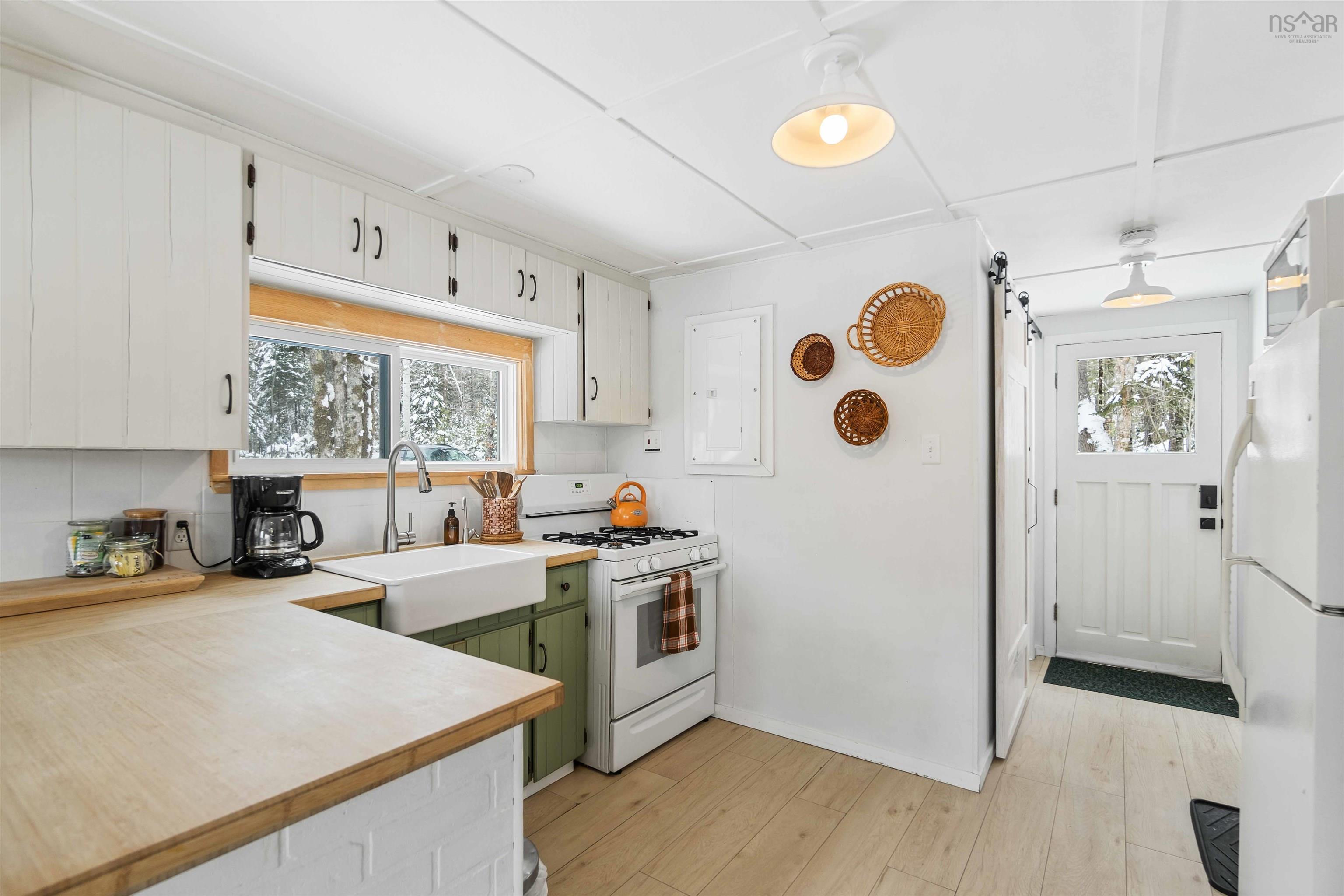 $340,000.00: 110 East Lake Road, New Albany