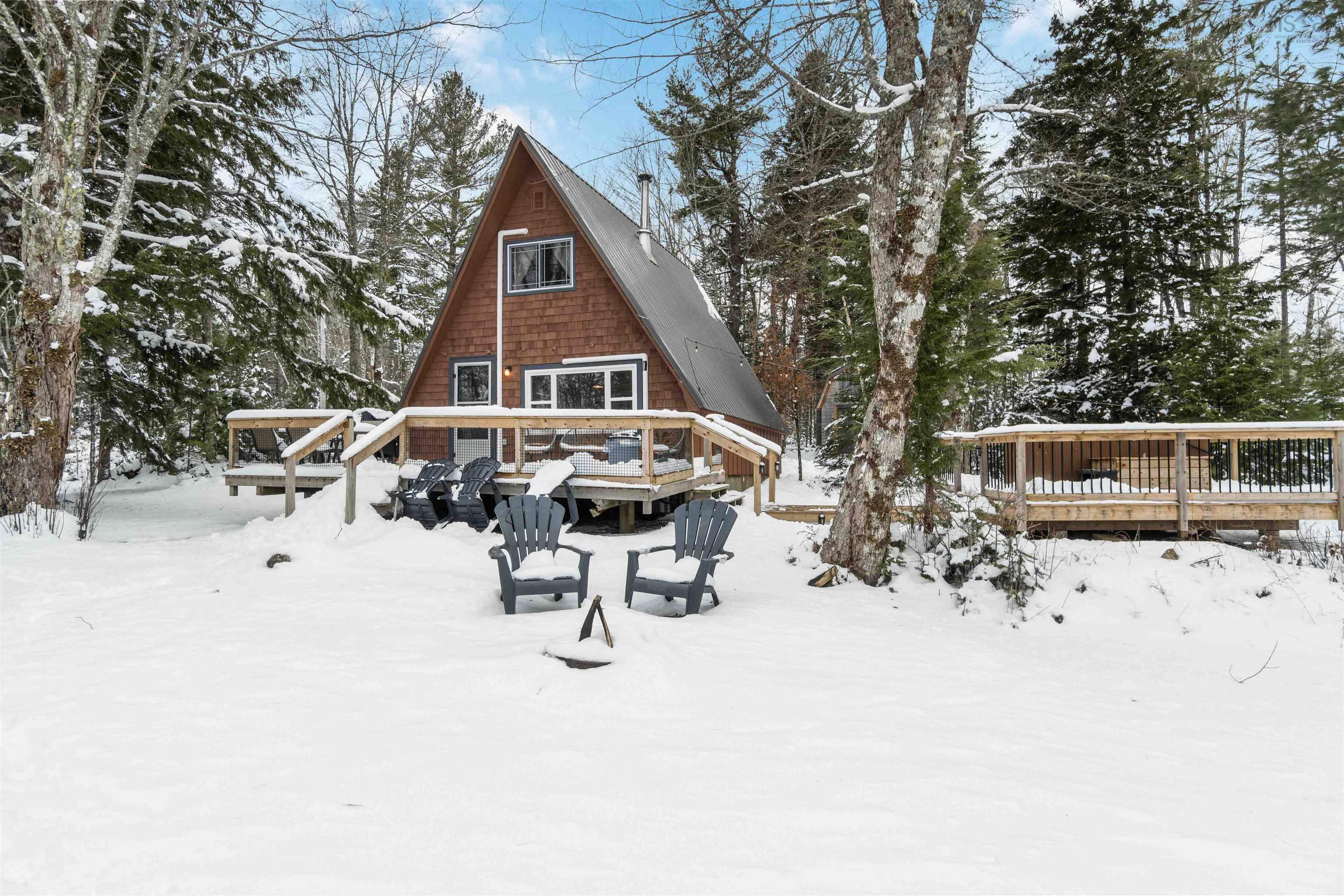 $340,000.00: 110 East Lake Road, New Albany