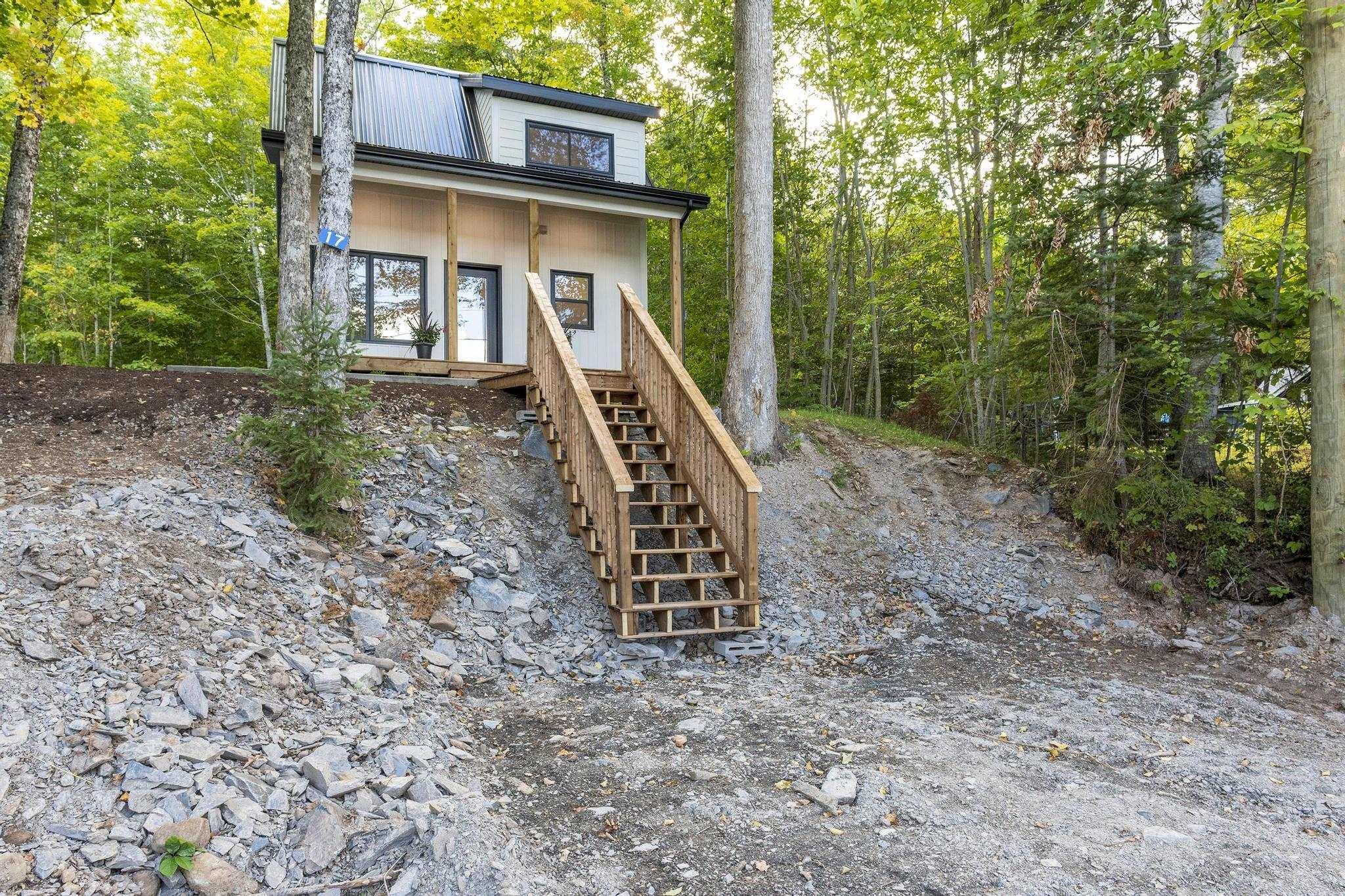 $250,000.00: 17 S-10 Road, Lake George