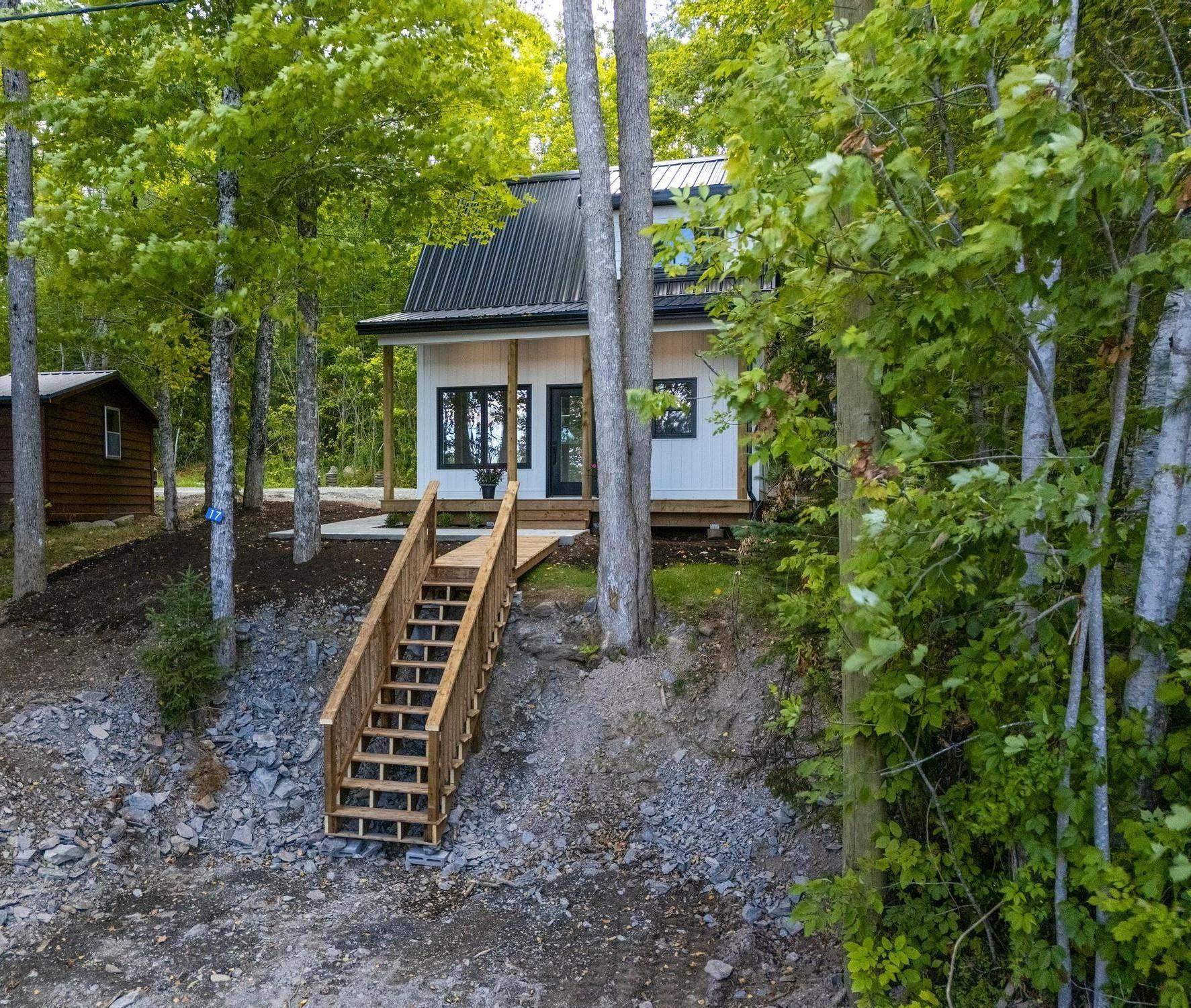 $250,000.00: 17 S-10 Road, Lake George