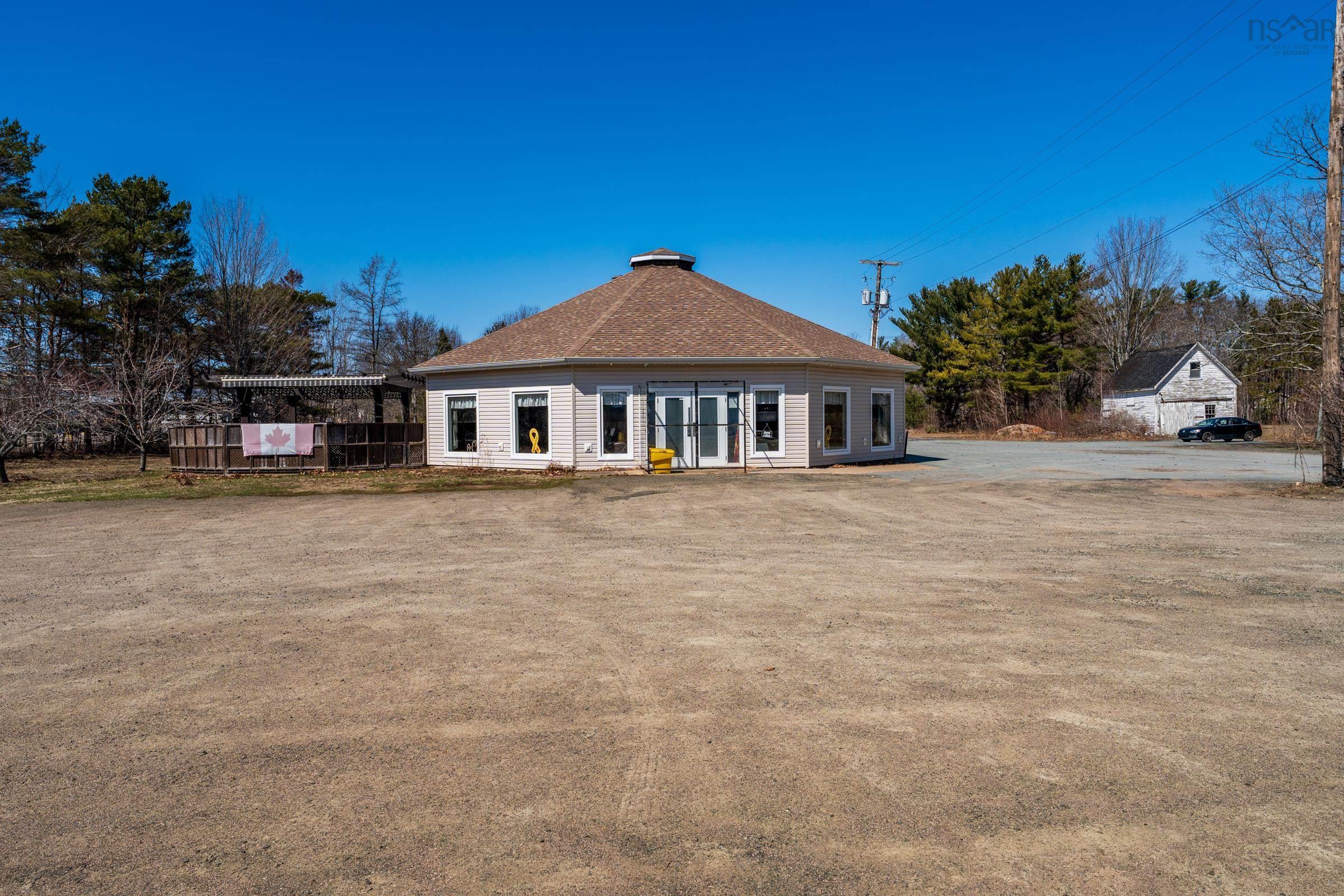 $699,900.00: 71 Main Street, Middleton