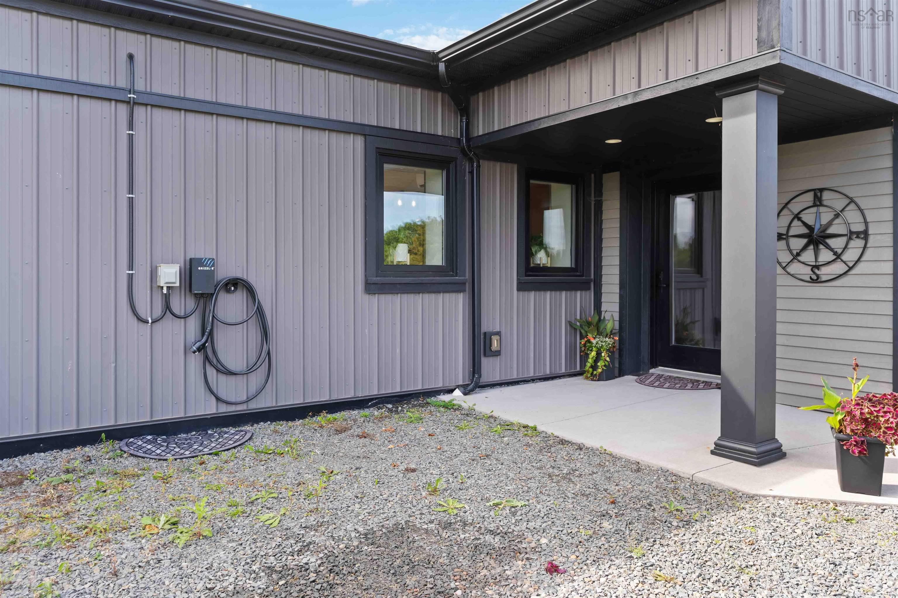 $784,900.00: 1144 Avondale Road, Poplar Grove