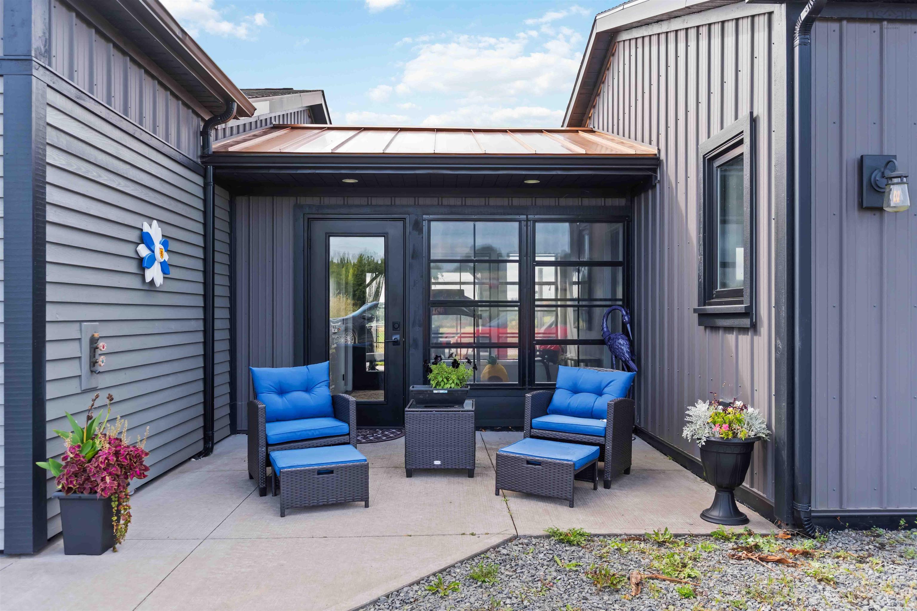$784,900.00: 1144 Avondale Road, Poplar Grove