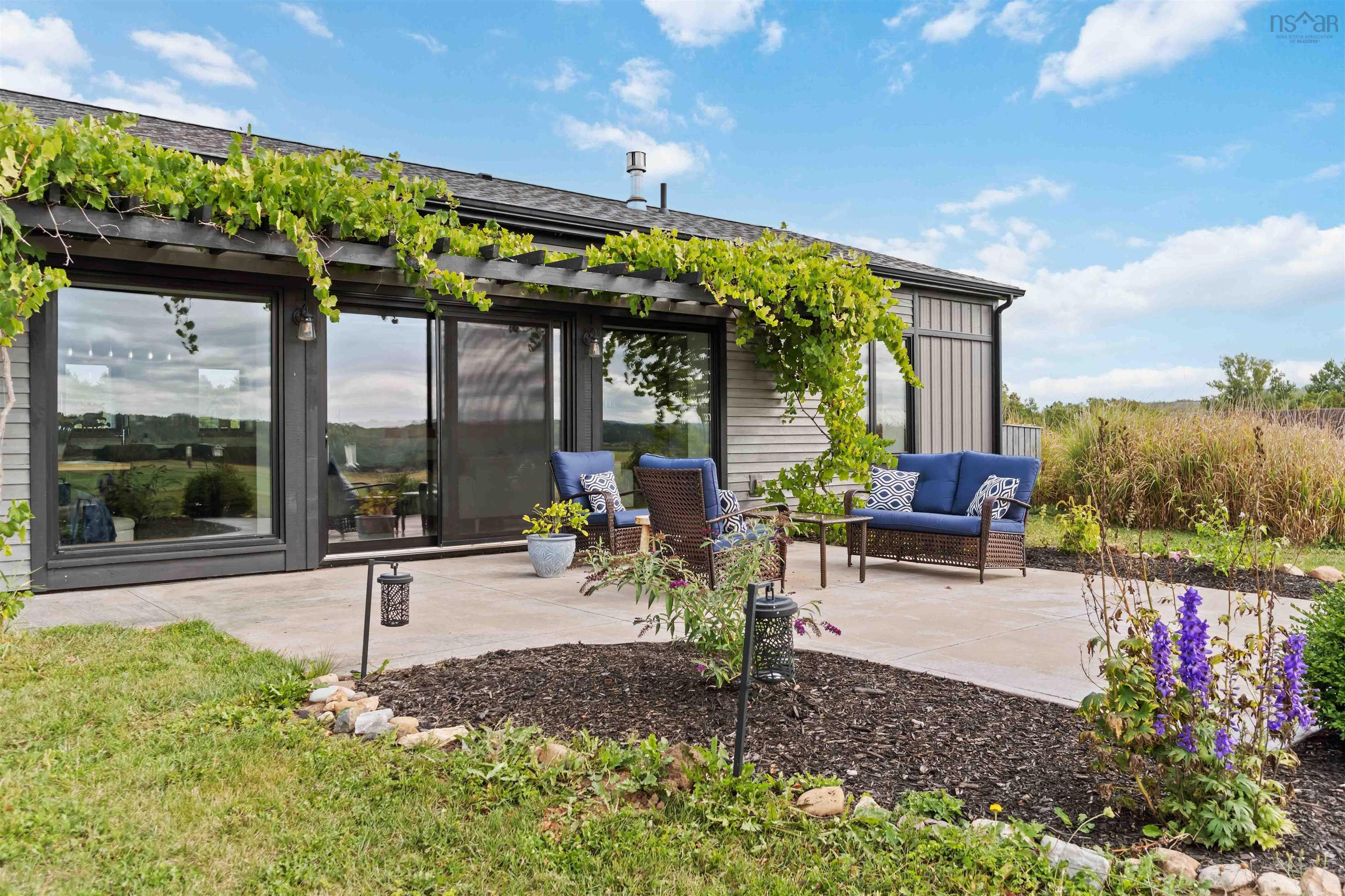 $784,900.00: 1144 Avondale Road, Poplar Grove