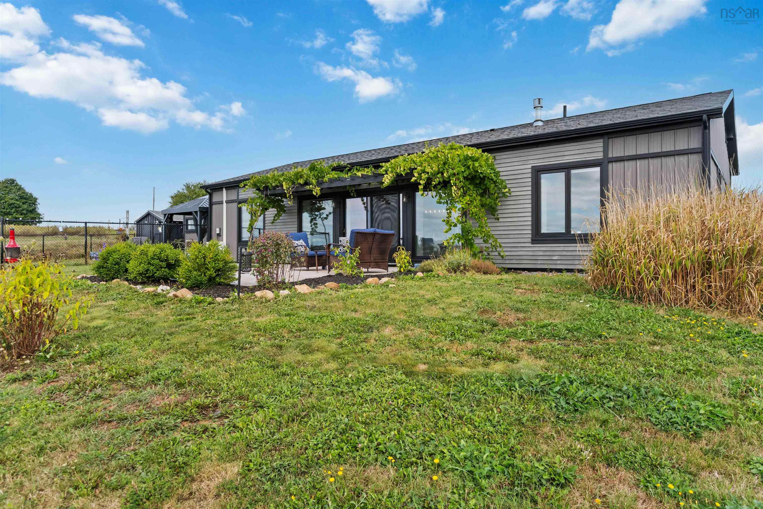$784,900.00: 1144 Avondale Road, Poplar Grove