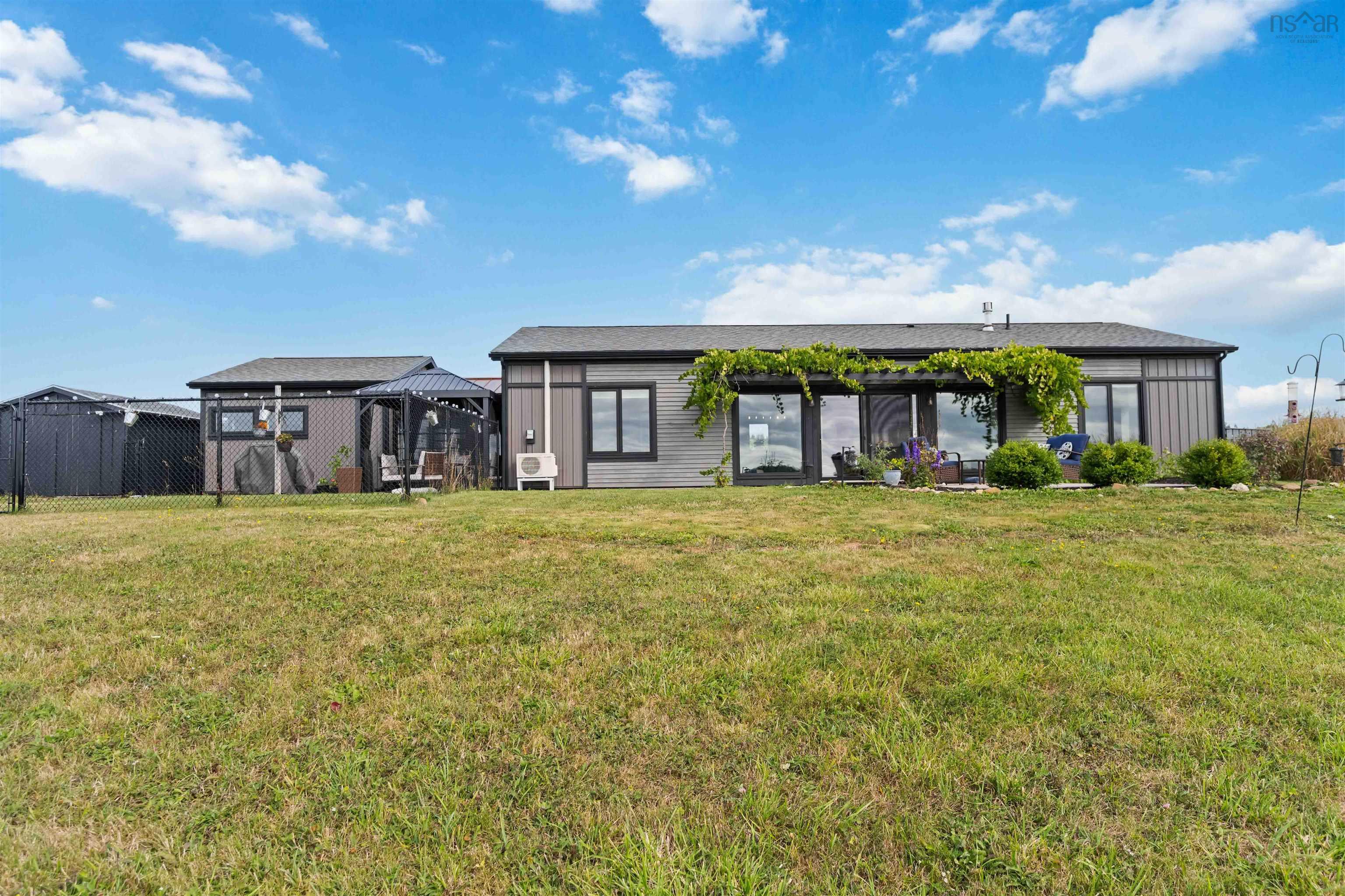$784,900.00: 1144 Avondale Road, Poplar Grove