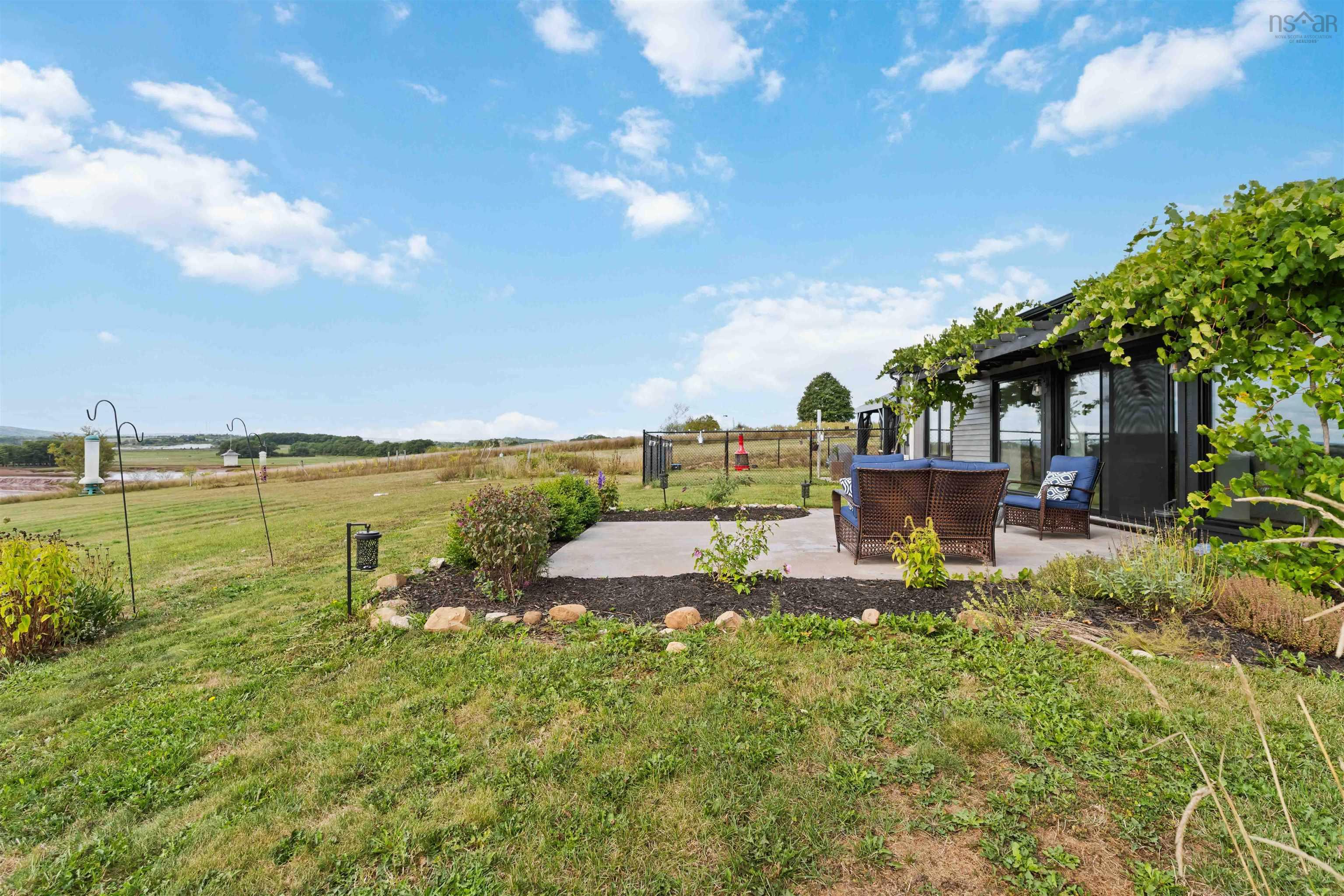 $784,900.00: 1144 Avondale Road, Poplar Grove