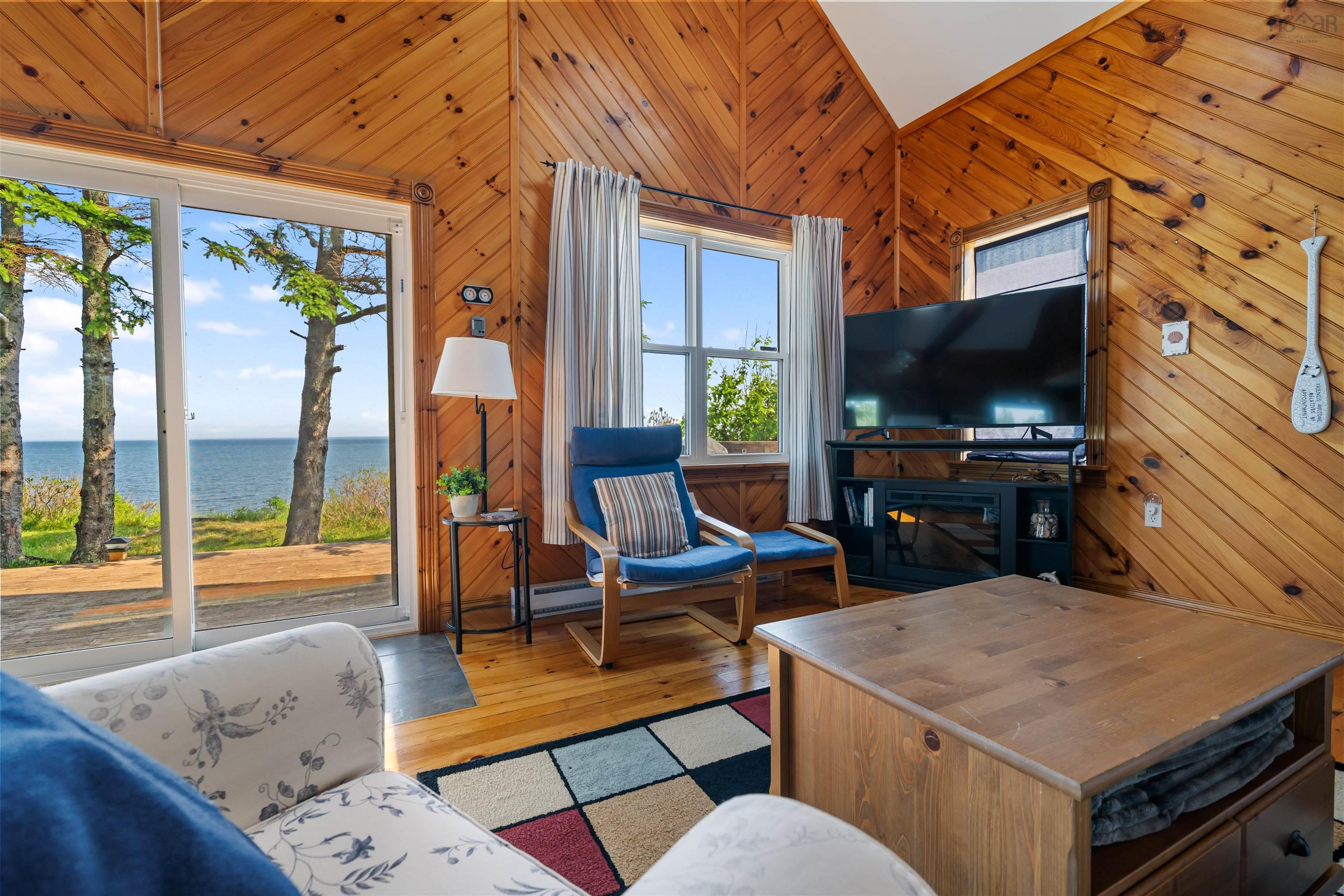 $459,000.00: 523 Caribou Island Road, Caribou Island
