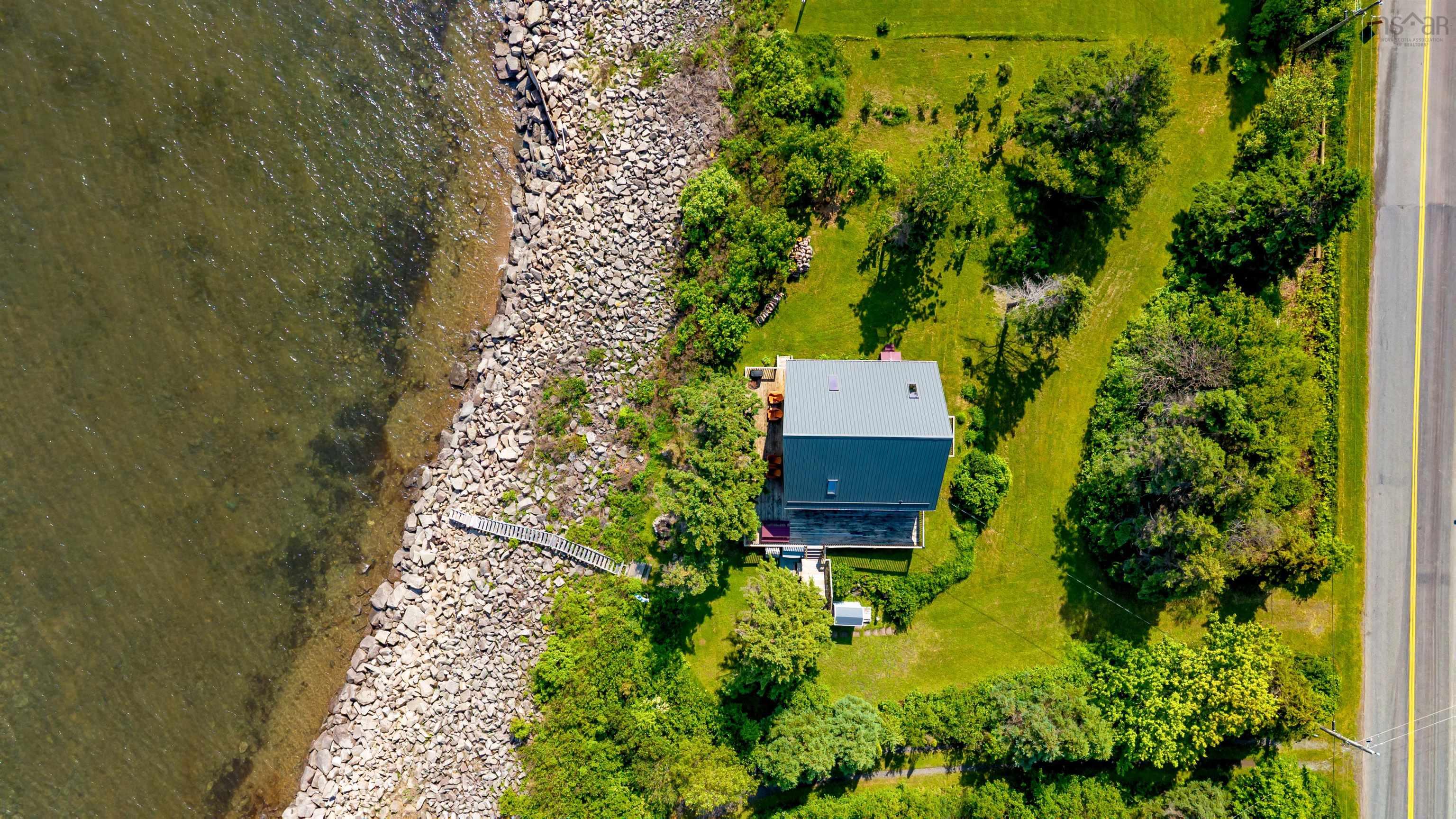 $459,000.00: 523 Caribou Island Road, Caribou Island