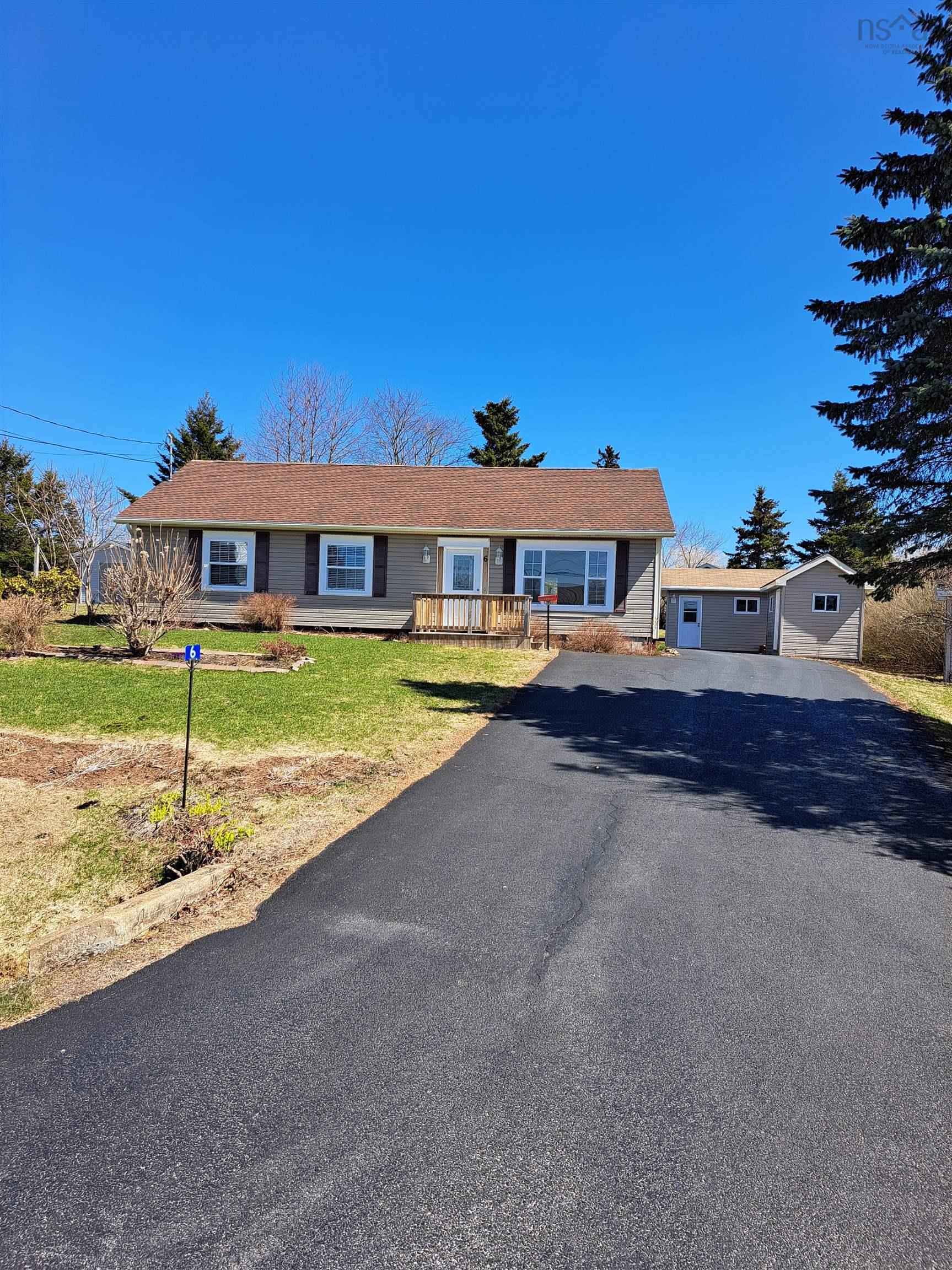 $415,000.00: 6 Kingsview Drive, Windsor
