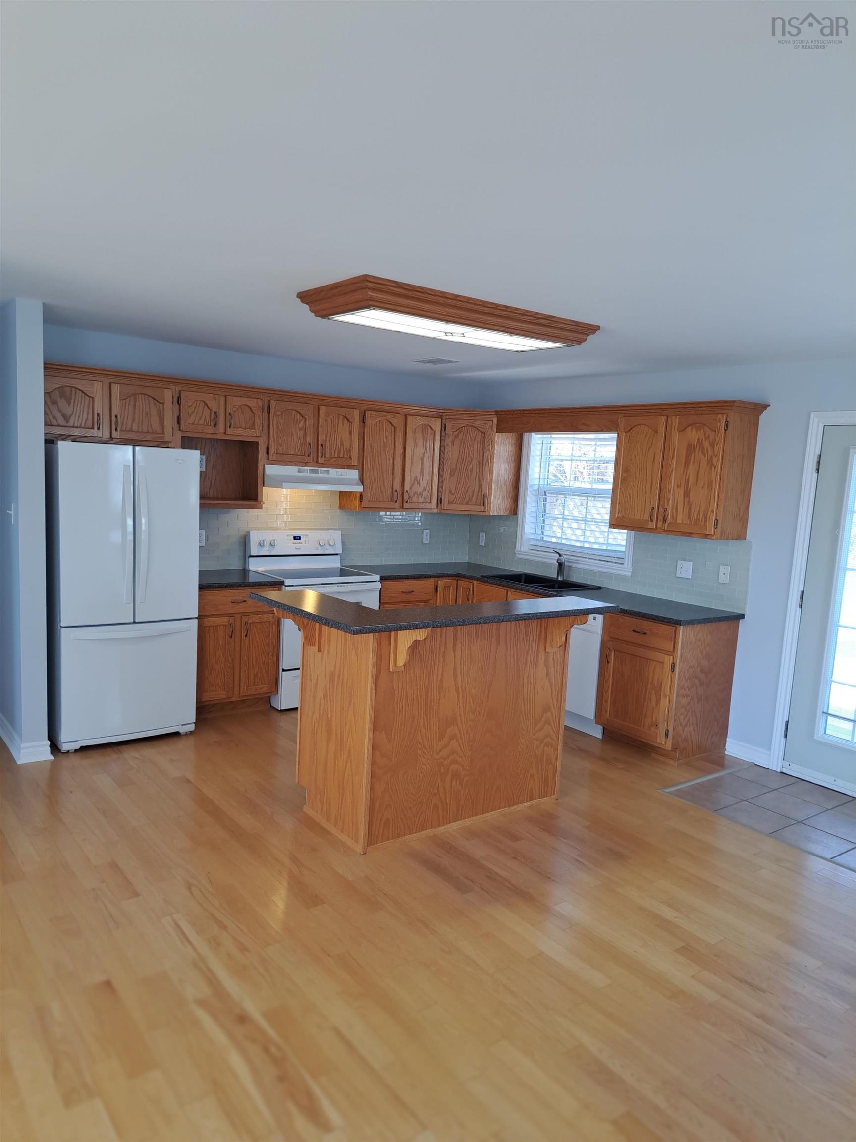 $415,000.00: 6 Kingsview Drive, Windsor