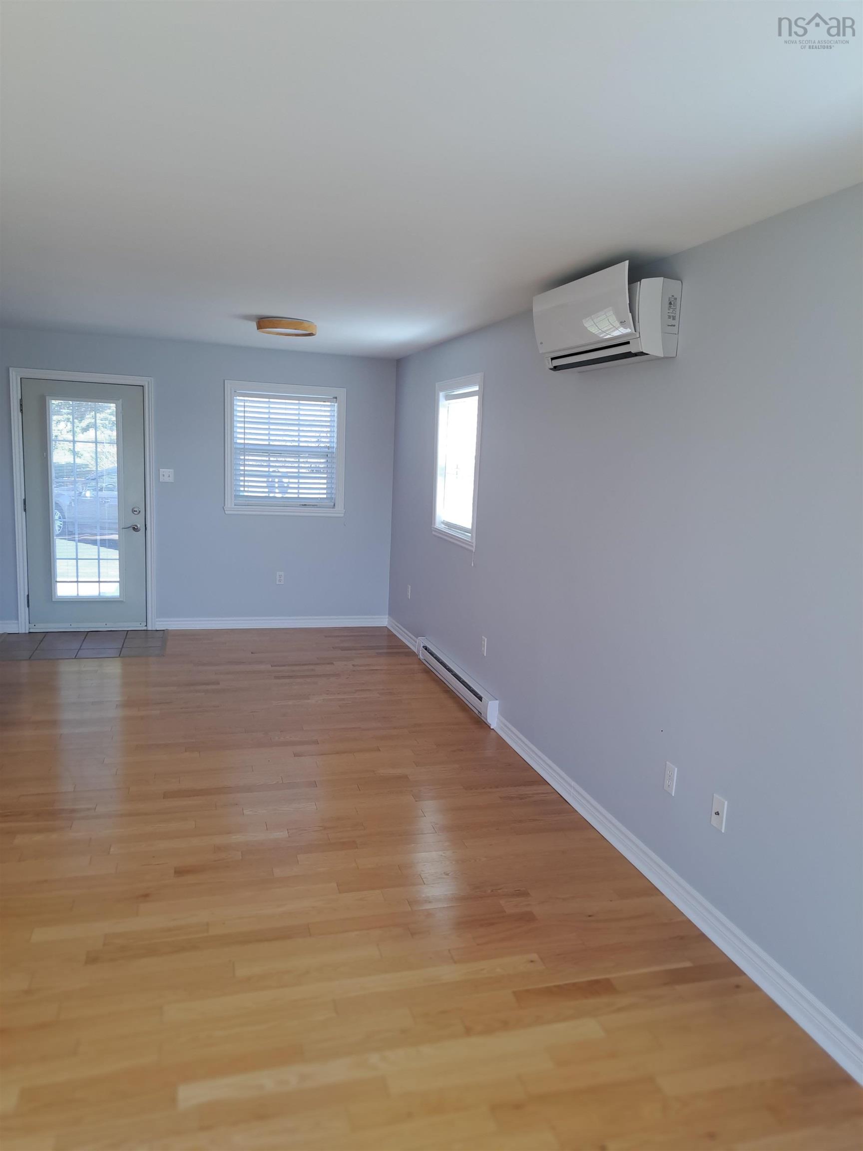 $415,000.00: 6 Kingsview Drive, Windsor