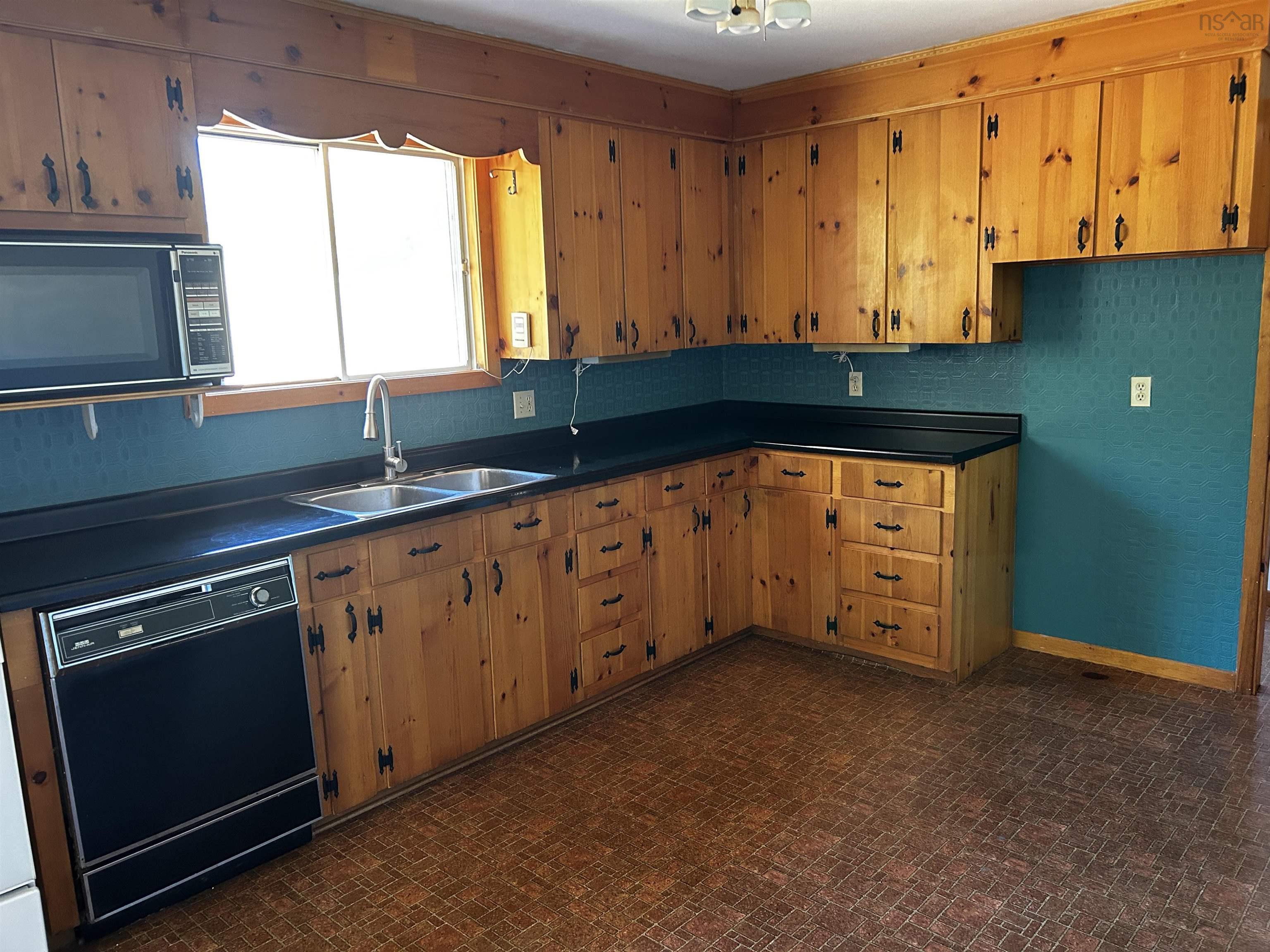 $459,500.00: 445 Sandy Cove Road, Sandy Cove
