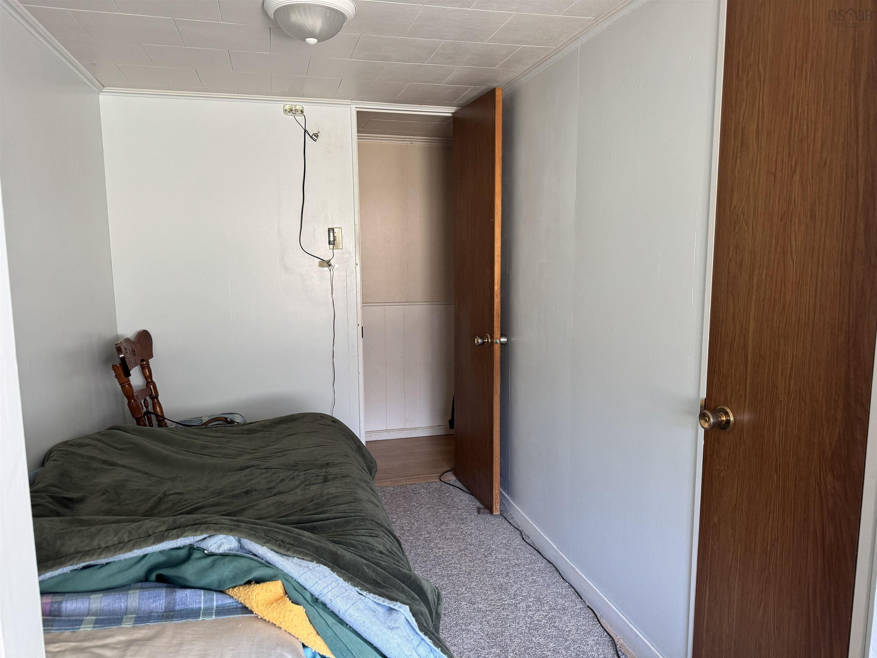 $275,000.00: 102 East Torbrook Road, South Tremont