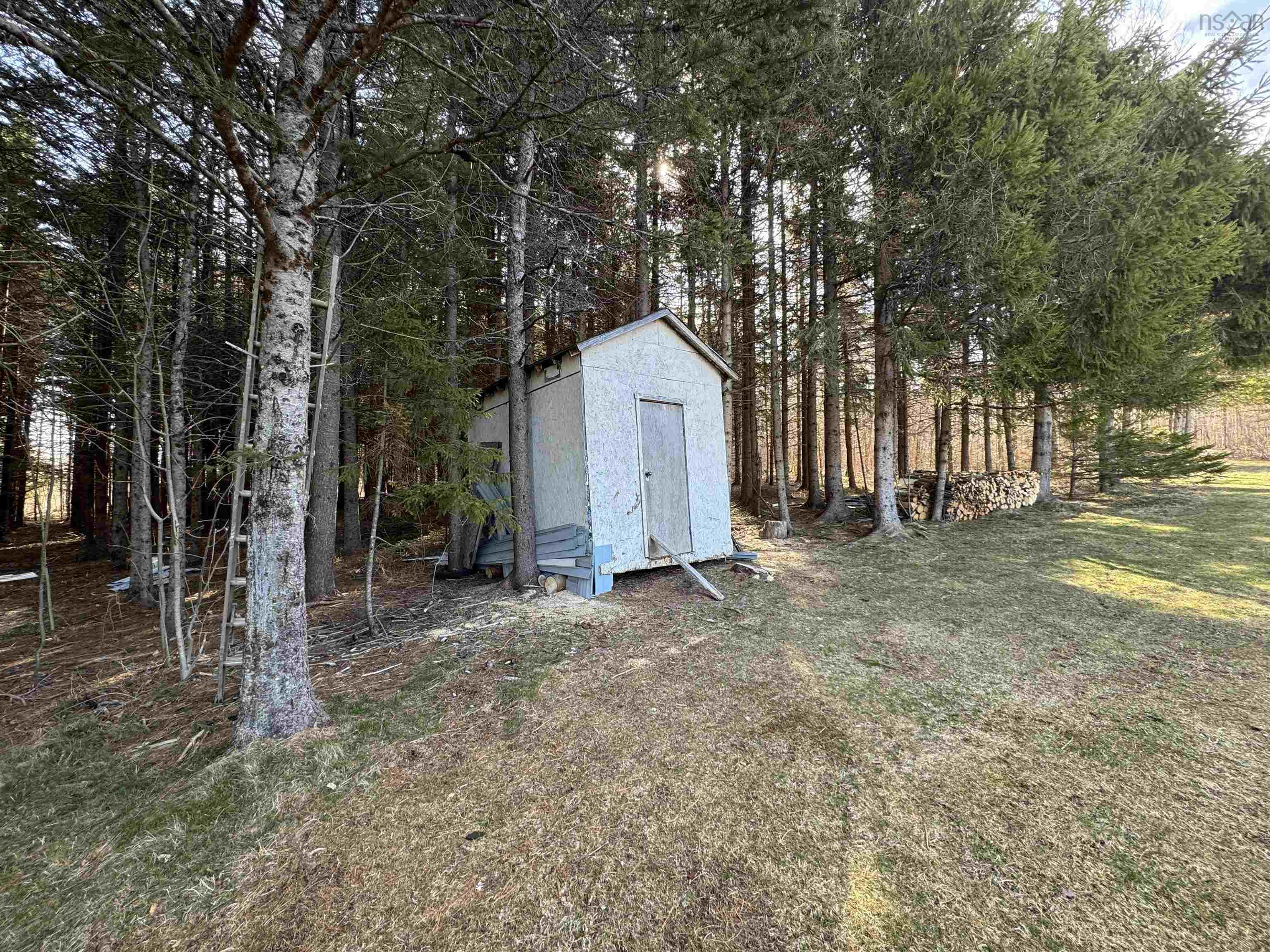 $275,000.00: 102 East Torbrook Road, South Tremont