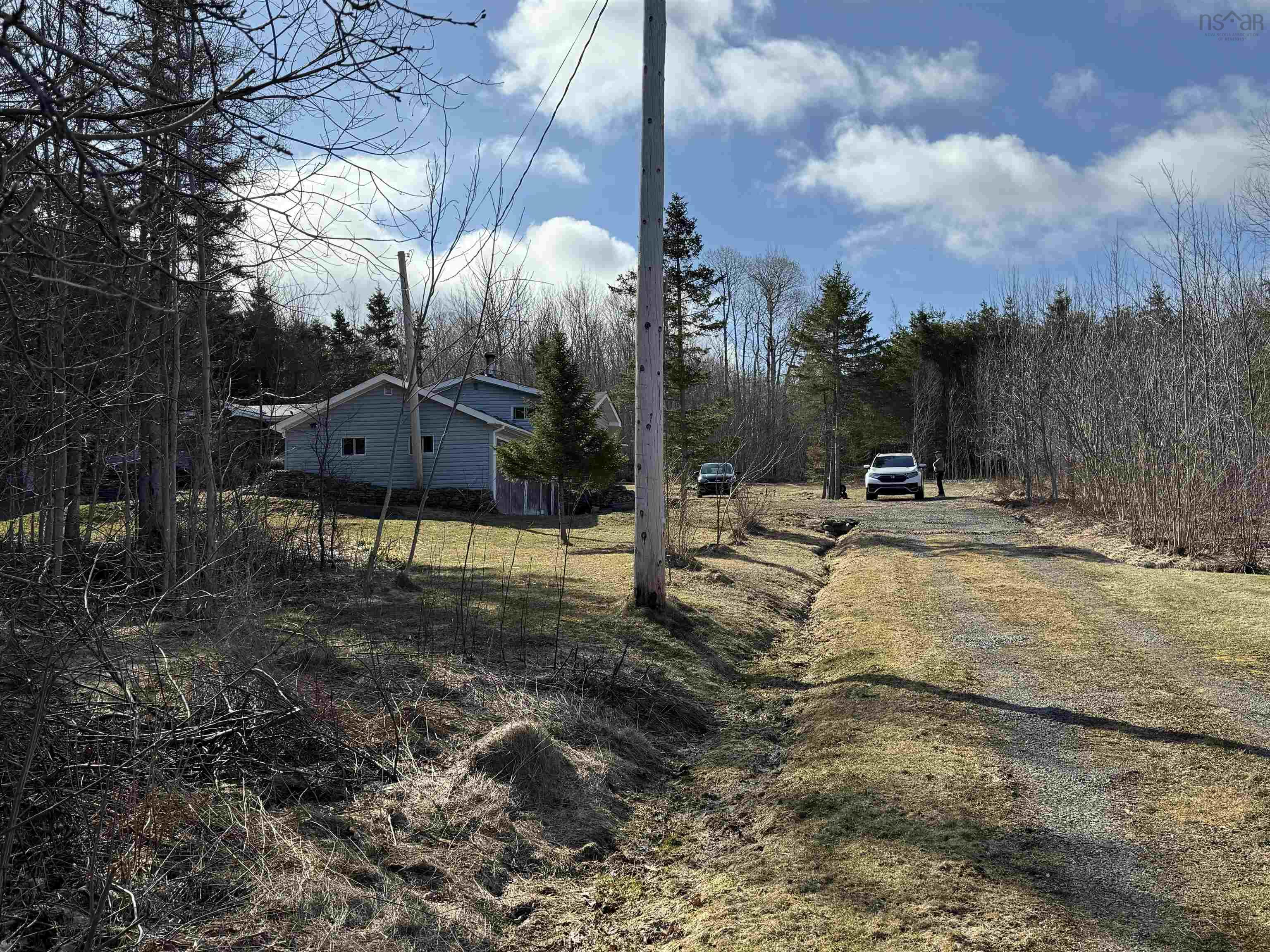 $275,000.00: 102 East Torbrook Road, South Tremont
