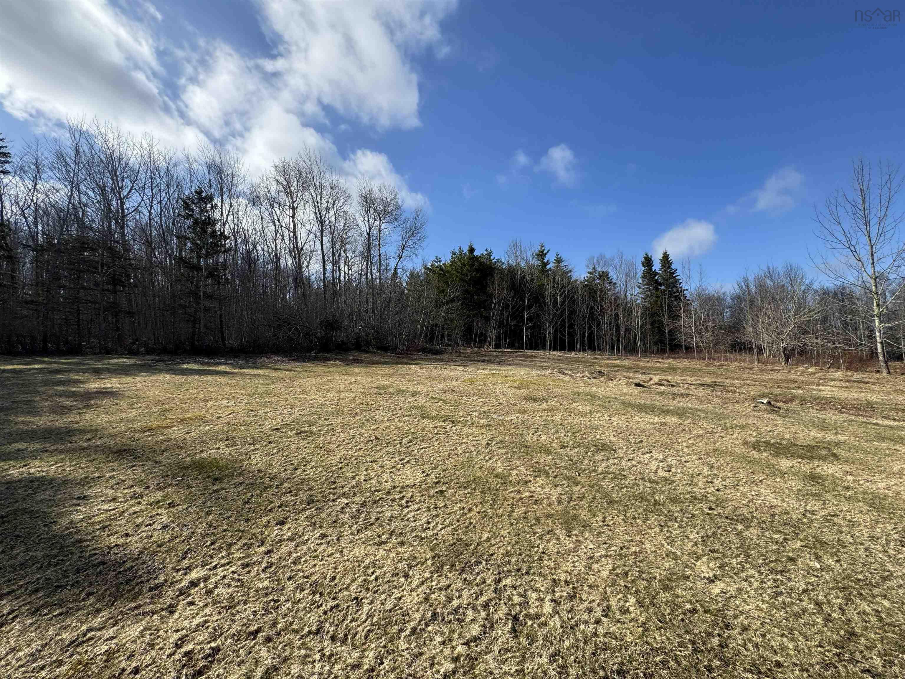 $275,000.00: 102 East Torbrook Road, South Tremont