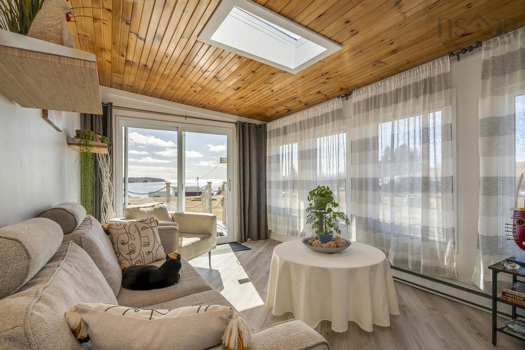 $699,900.00: 19194 Highway 7, Spry Harbour