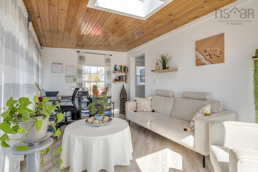 $699,900.00: 19194 Highway 7, Spry Harbour