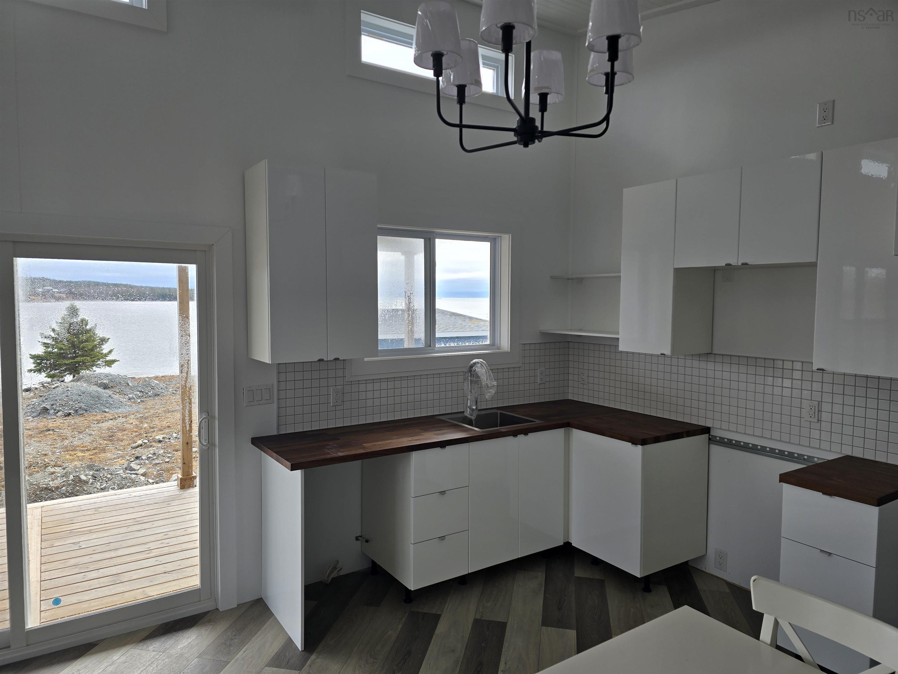 $699,900.00: 19194 Highway 7, Spry Harbour
