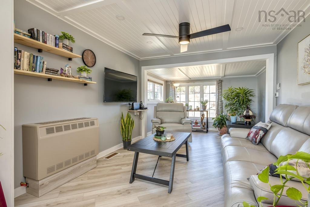 $699,900.00: 19194 Highway 7, Spry Harbour