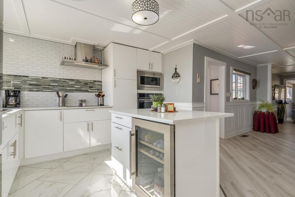 $699,900.00: 19194 Highway 7, Spry Harbour