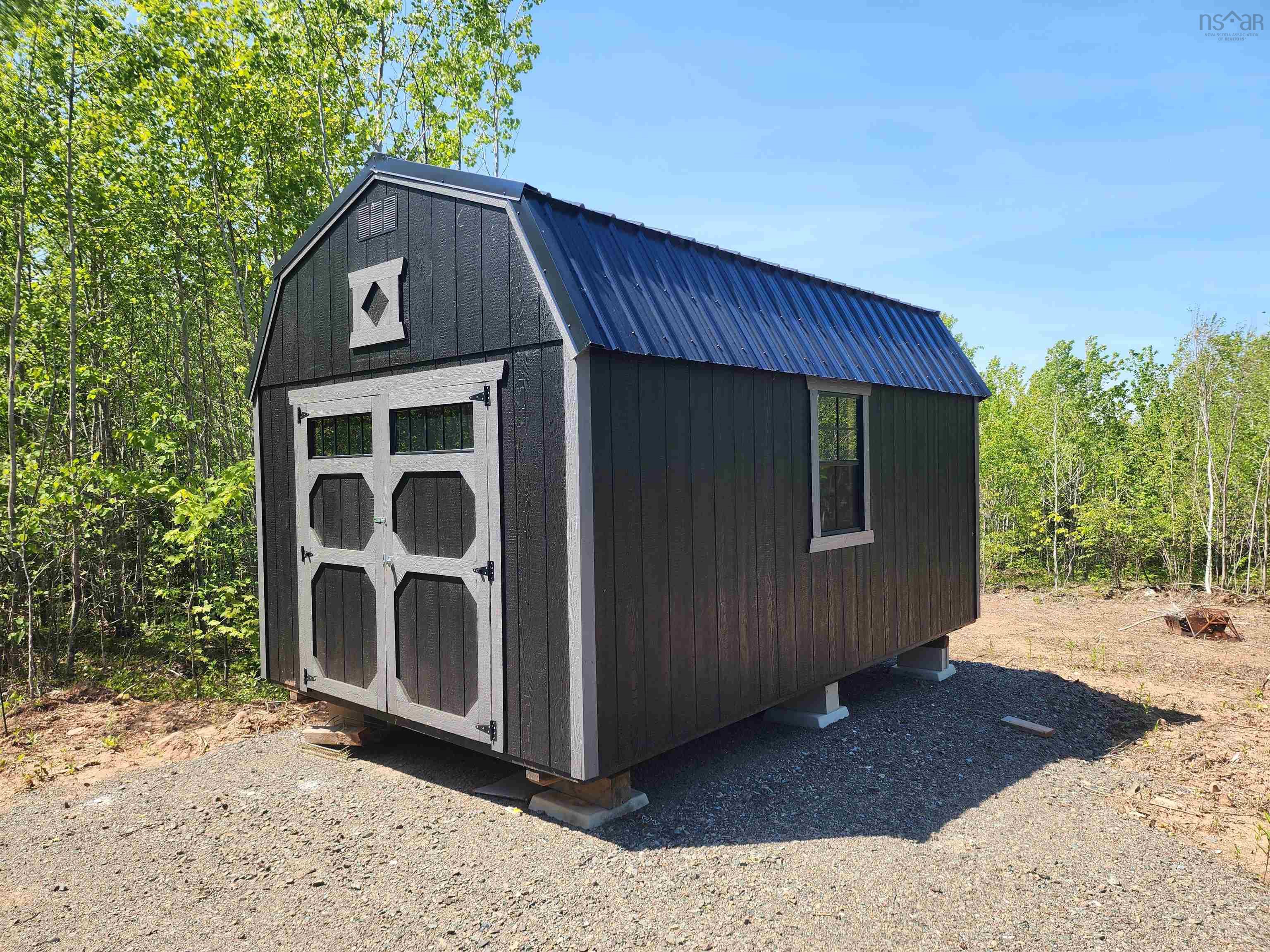 $139,900.00: 6617 Highway 321, Roslin