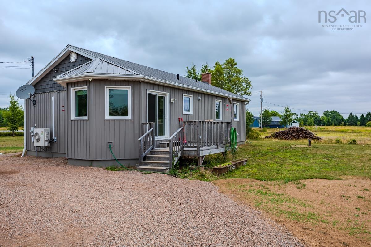 $499,900.00: 7048 HIGHWAY 2, Portapique