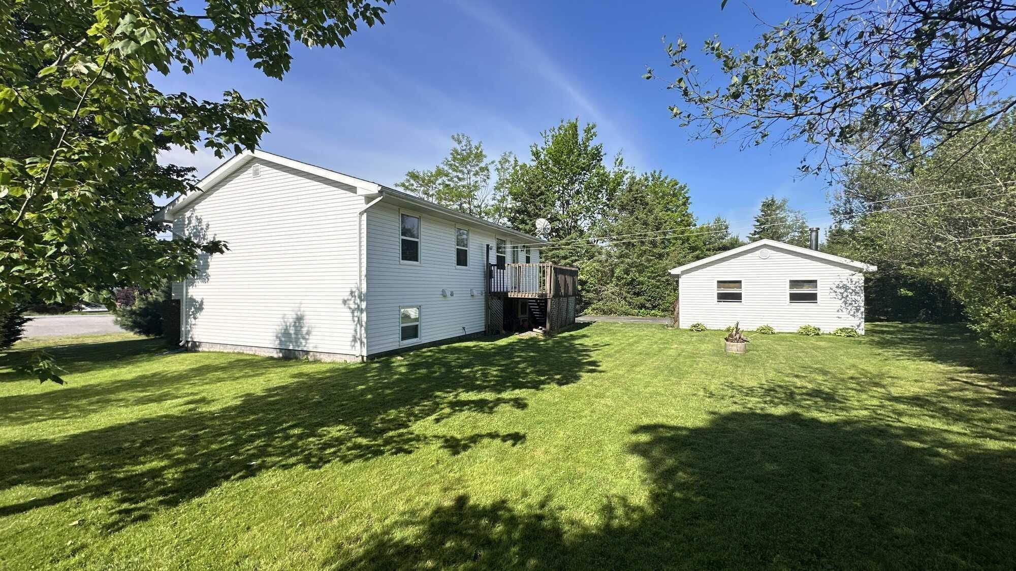 $449,900.00: 17 Menlow Court, North River