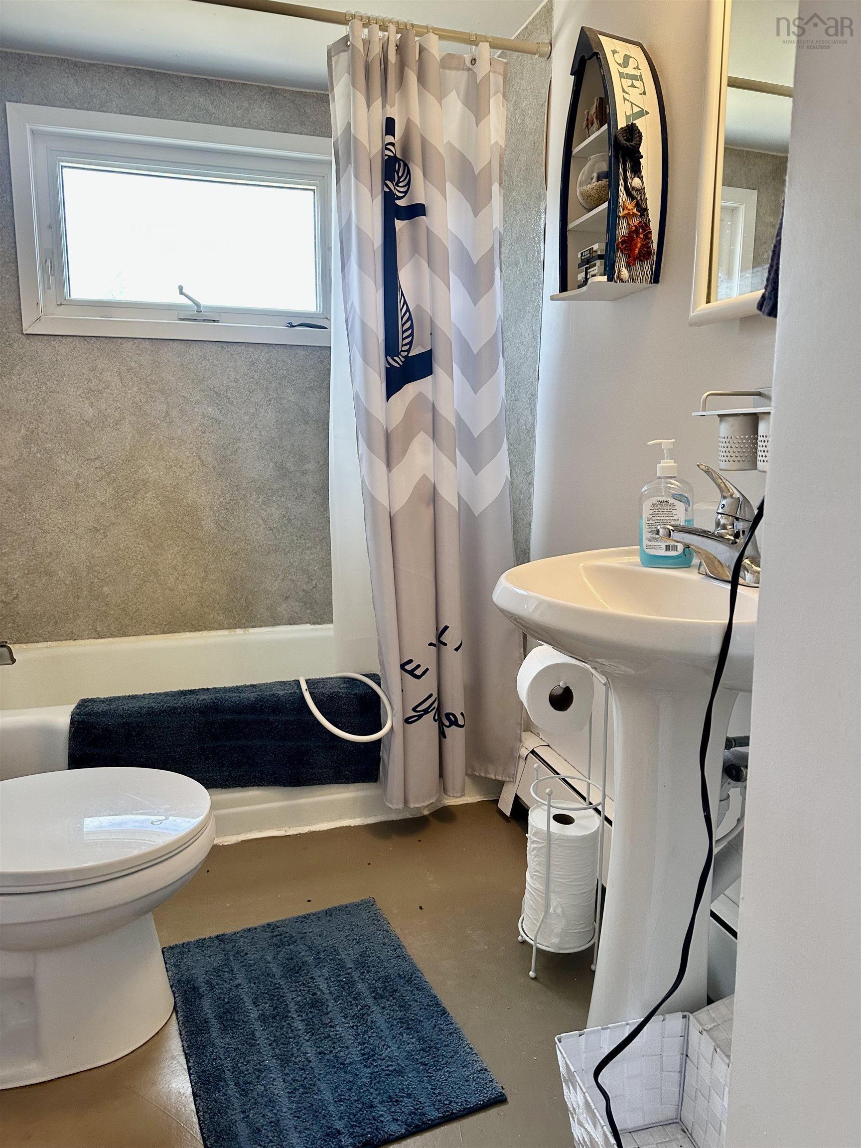 $249,999.00: 3712 Highway 206, Haut De La Baie