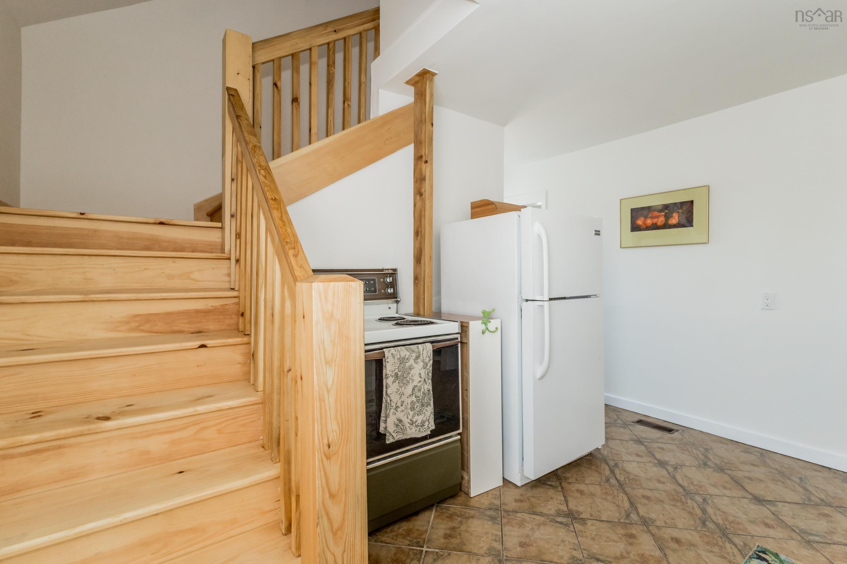 $349,900.00: 14110 Highway 1, Hants Border