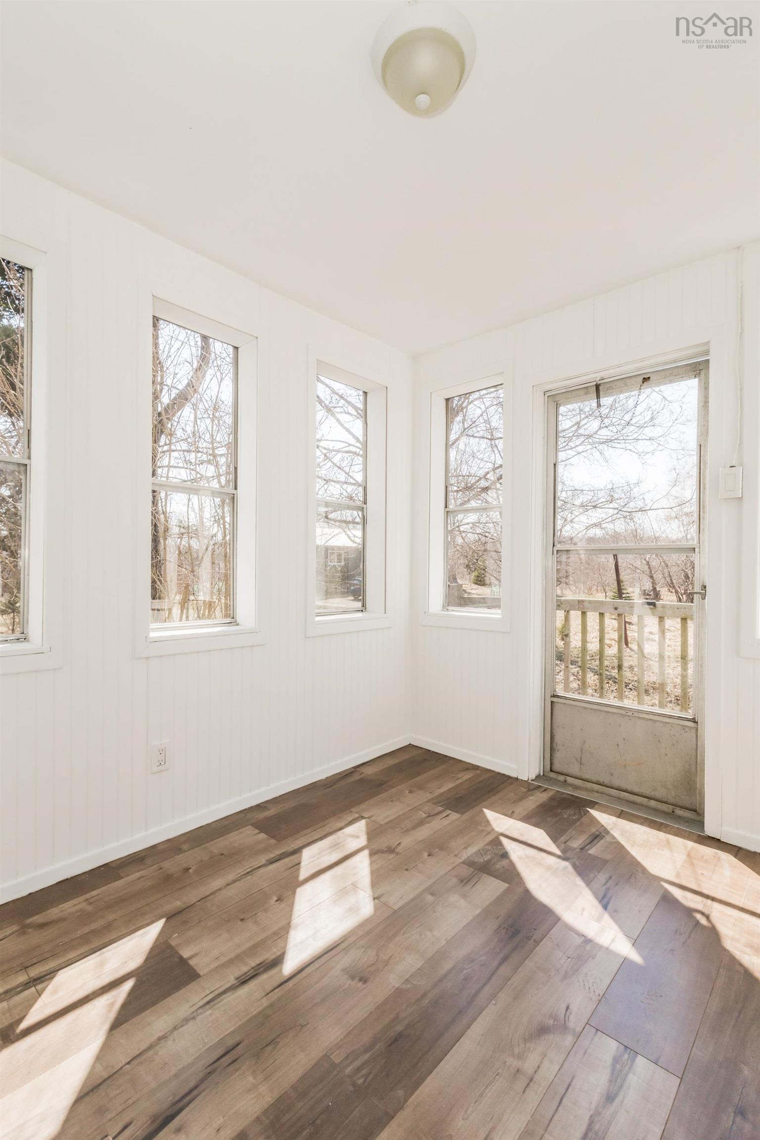 $349,900.00: 14110 Highway 1, Hants Border