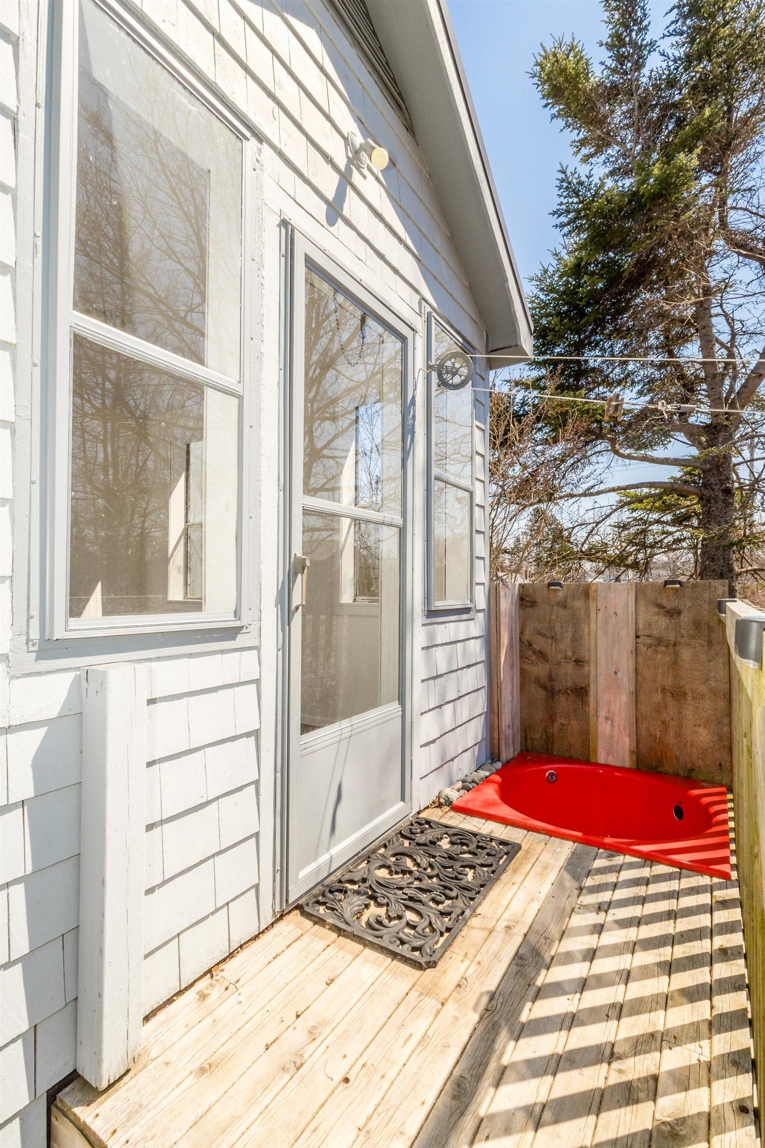 $349,900.00: 14110 Highway 1, Hants Border