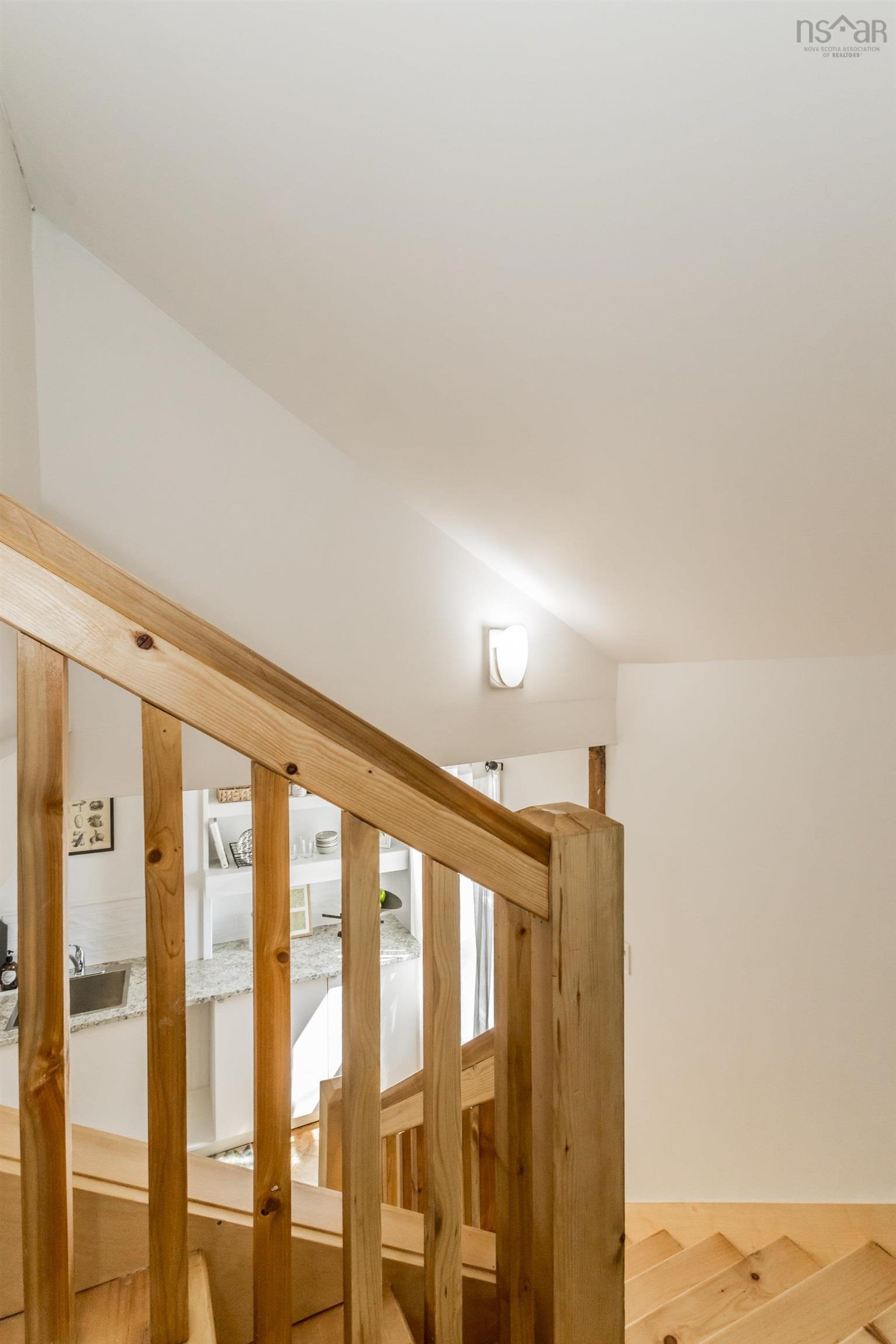 $349,900.00: 14110 Highway 1, Hants Border