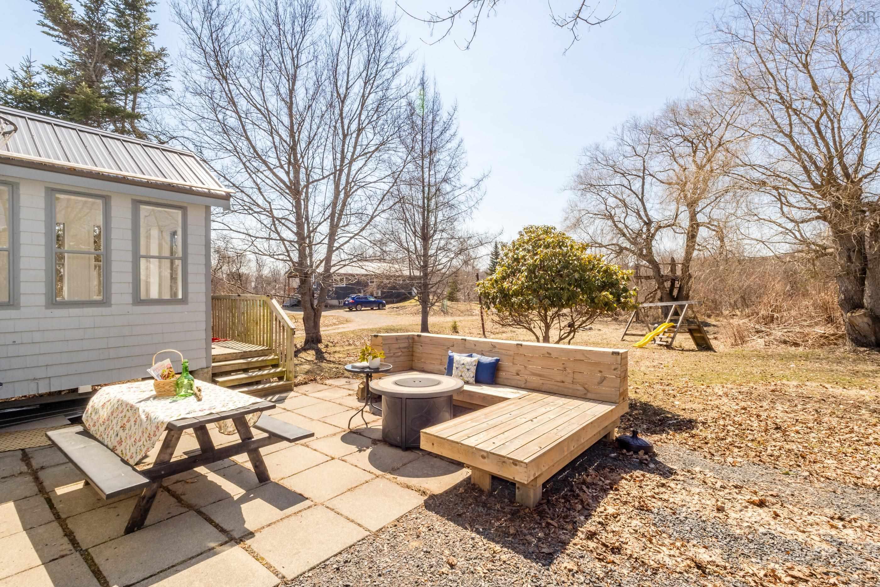 $349,900.00: 14110 Highway 1, Hants Border