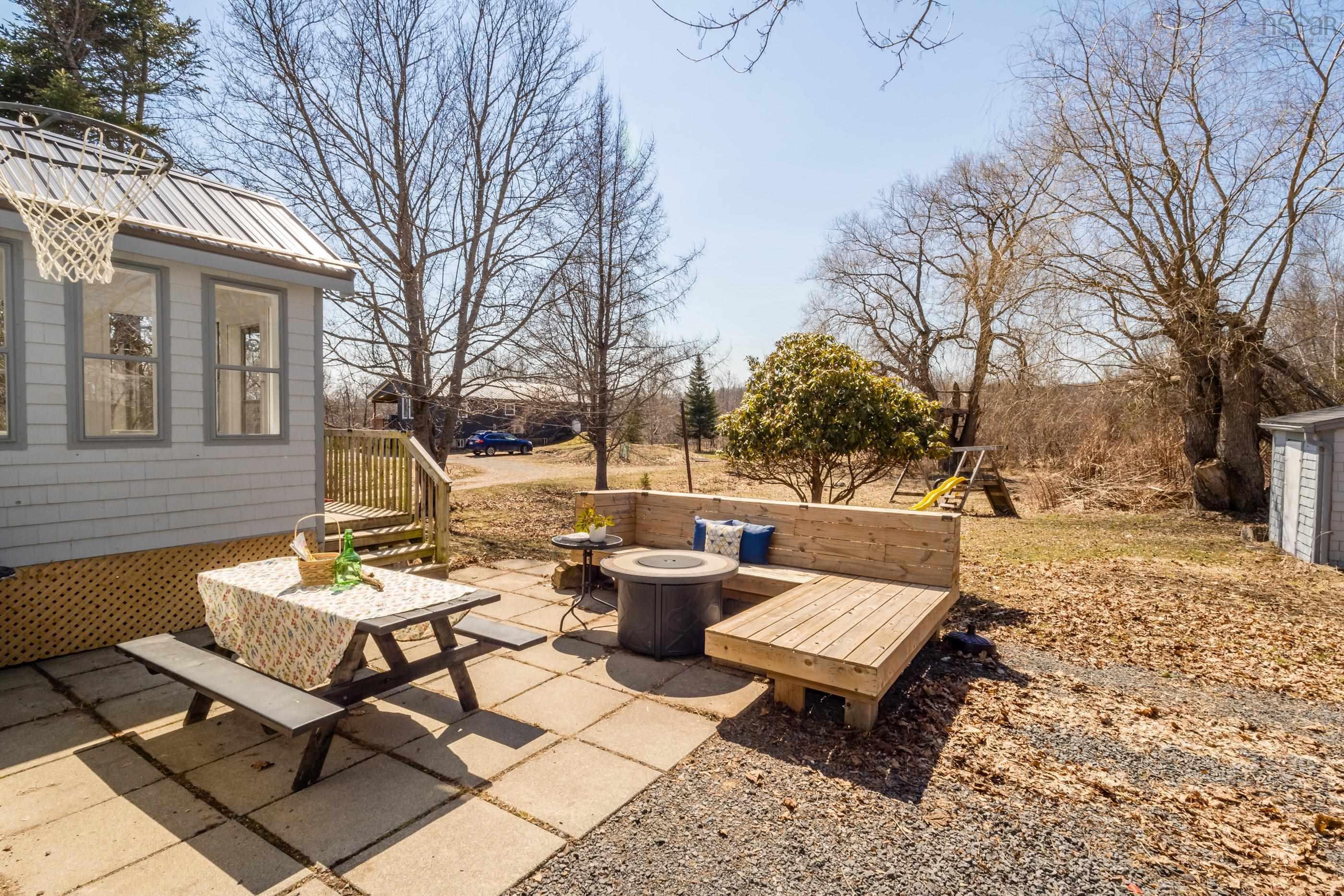 $349,900.00: 14110 Highway 1, Hants Border