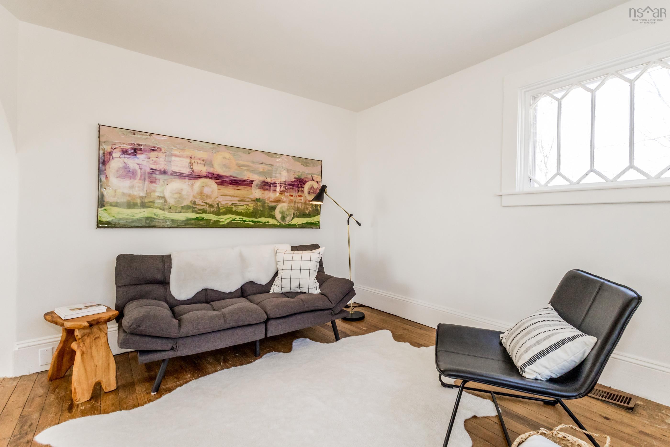 $349,900.00: 14110 Highway 1, Hants Border