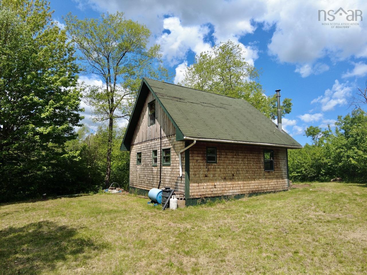 $239,000.00: 6327 Hwy 321 Highway, Roslin